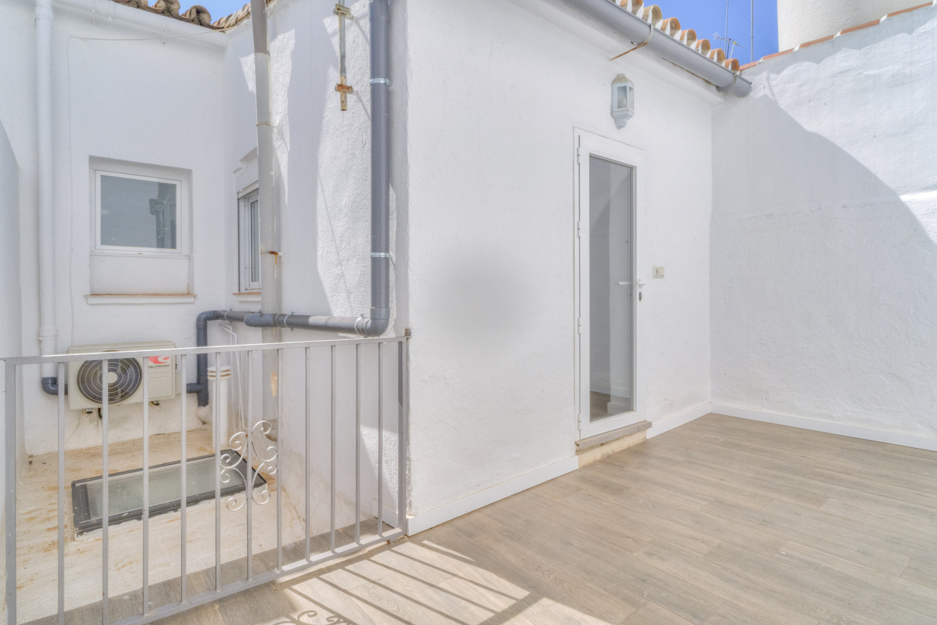 Exclusive semi-detached house renovated in the center of Coín, Malaga — photo 25