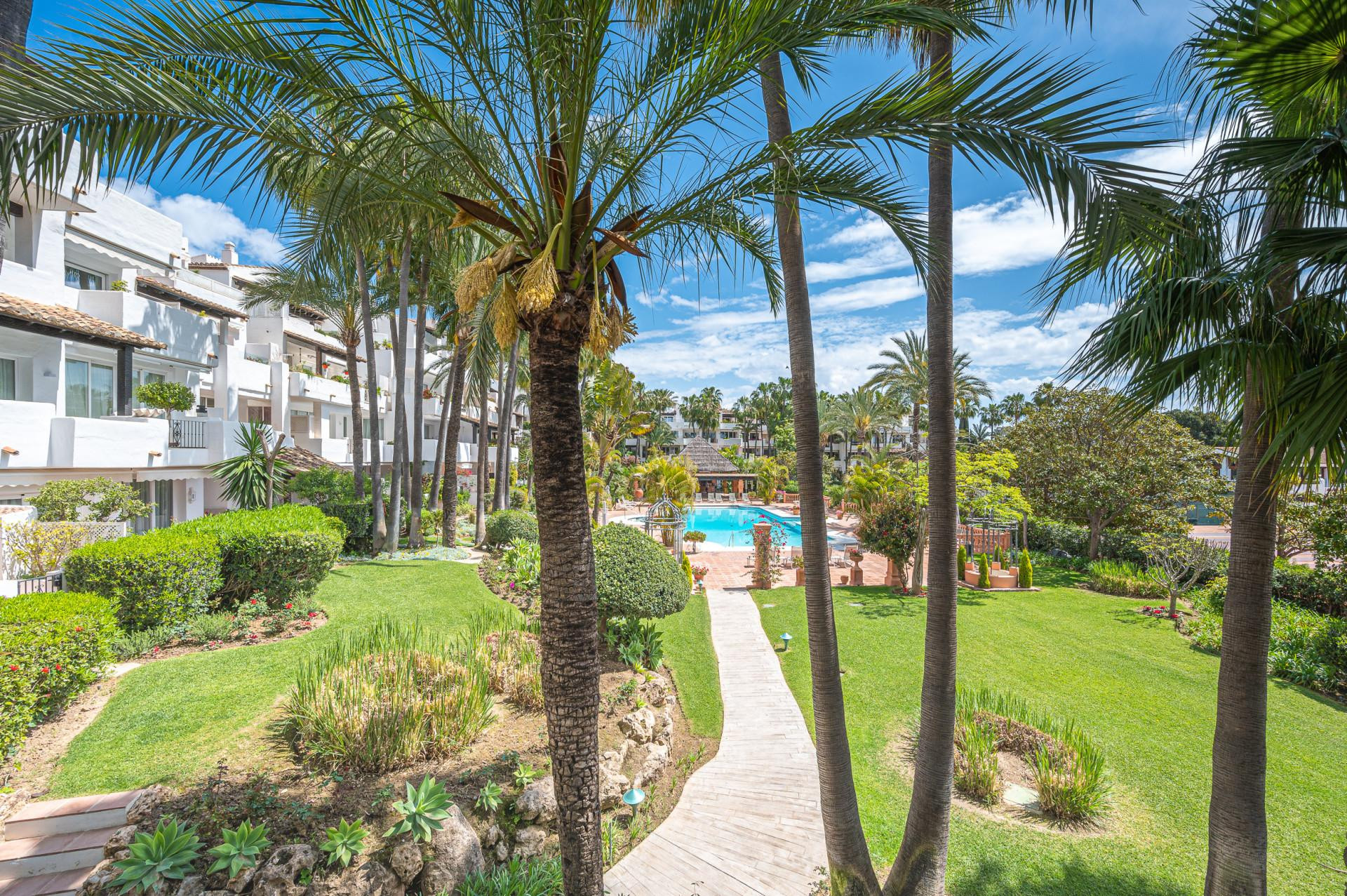 Atico dúplex impresionante en Marina Puente Romano, Marbella Milla de Oro — foto 28