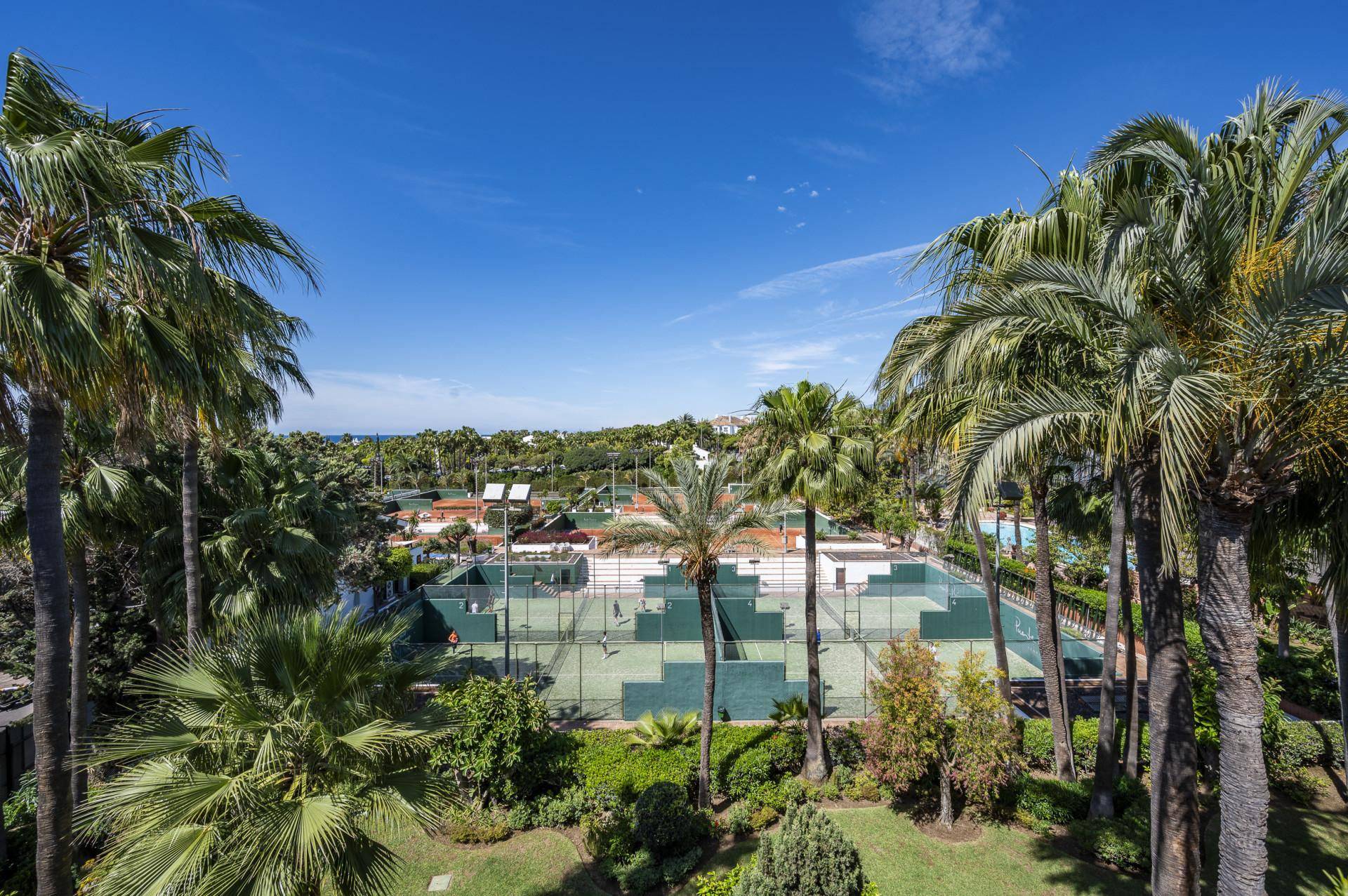 Atico dúplex impresionante en Marina Puente Romano, Marbella Milla de Oro — foto 27