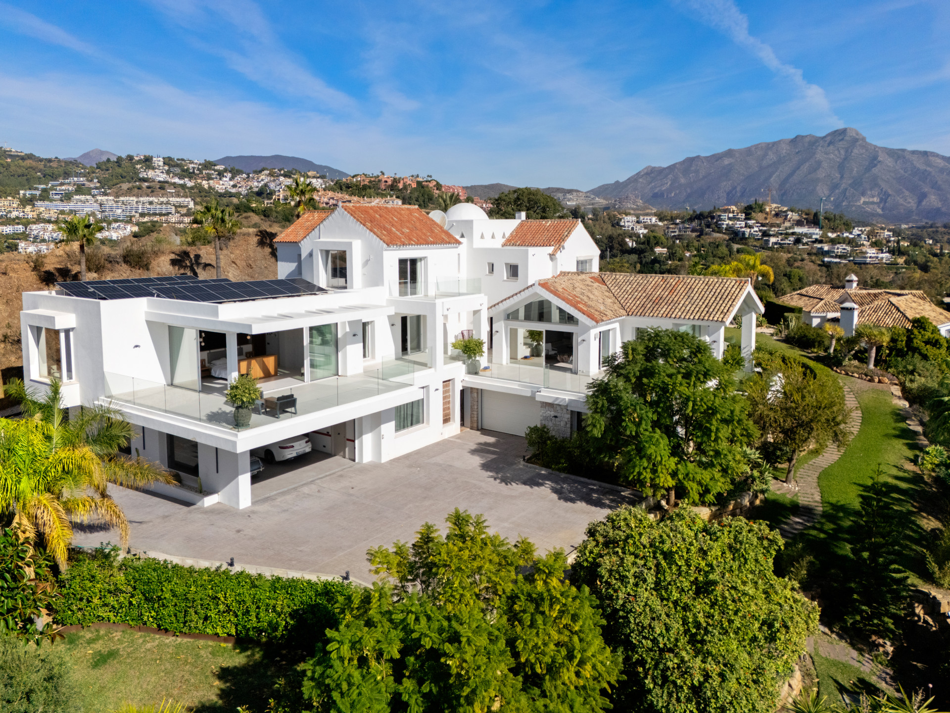 Prachtige villa met 9 Slaapkamers met panoramisch uitzicht op zee in Puerto del Almendro, Benahavis — foto 47