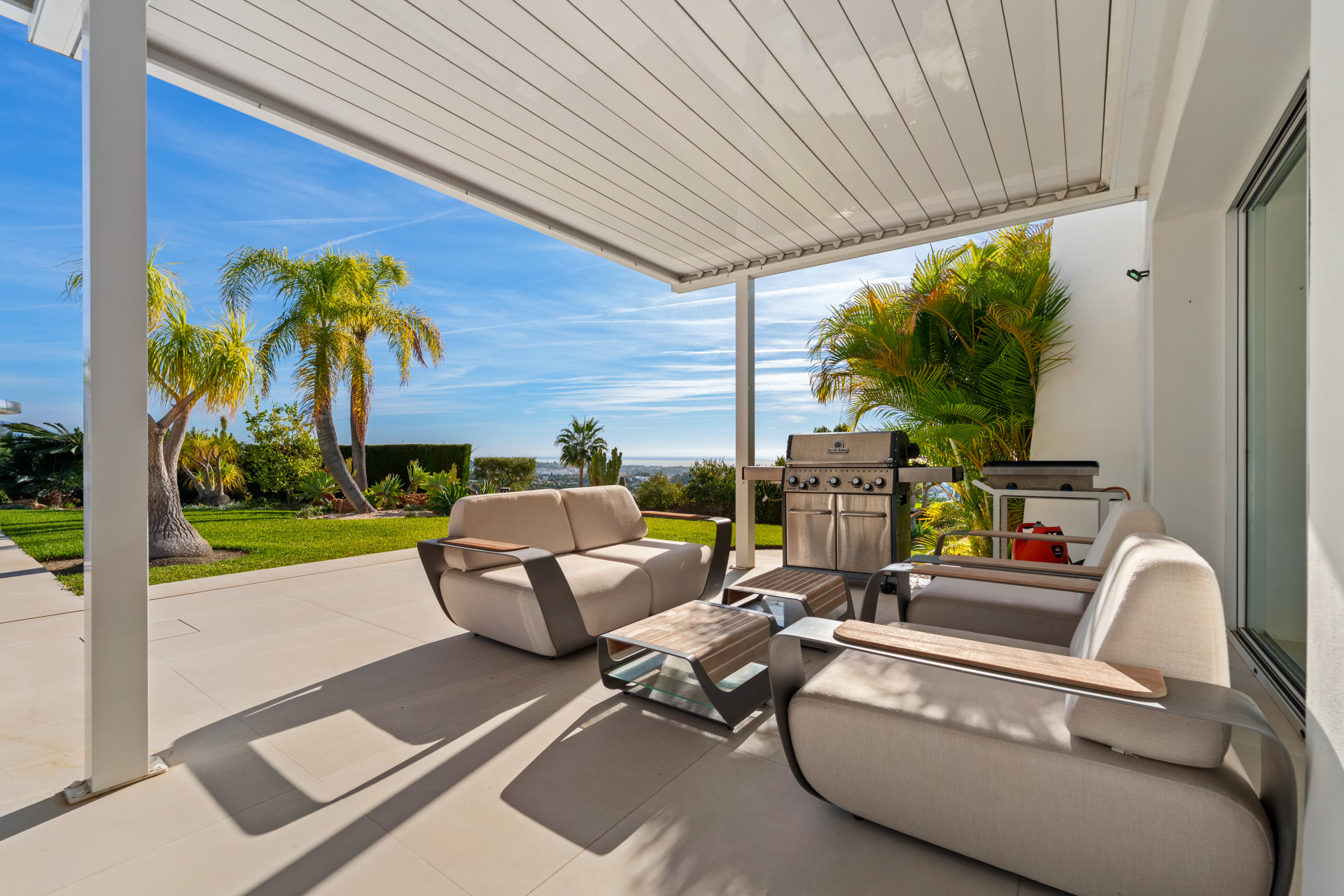 Prachtige villa met 9 Slaapkamers met panoramisch uitzicht op zee in Puerto del Almendro, Benahavis — foto 30