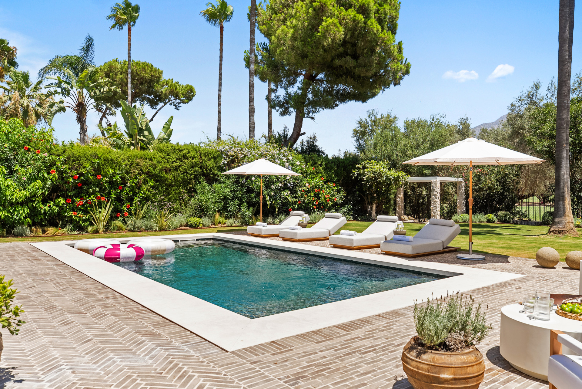 Impecable Villa de inspiración italiana con vistas a la montaña en Las Brisas, Nueva Andalucia — foto 35