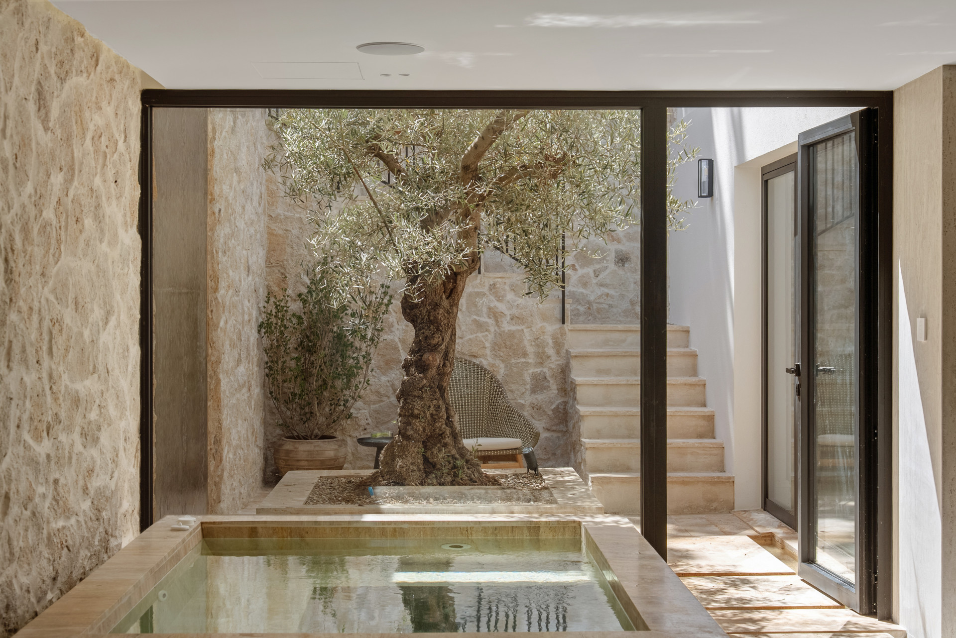Impecable Villa de inspiración italiana con vistas a la montaña en Las Brisas, Nueva Andalucia — foto 25