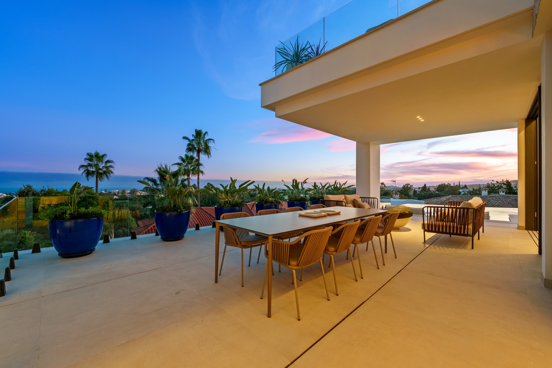 Moderne Luxusvilla mit Panoramablick in La Quinta, Benahavis — Foto 43