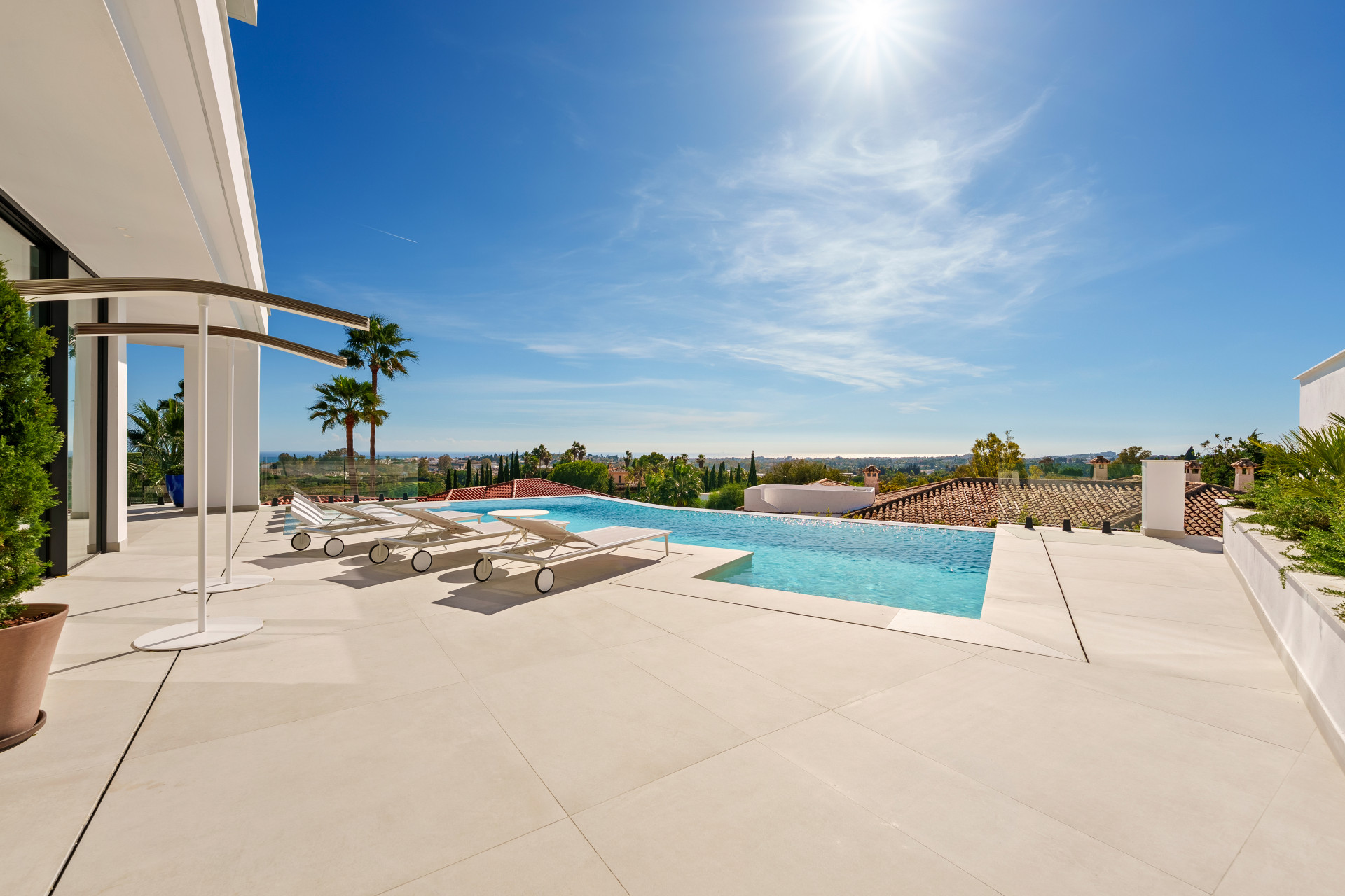 Moderne Luxusvilla mit Panoramablick in La Quinta, Benahavis — Foto 33