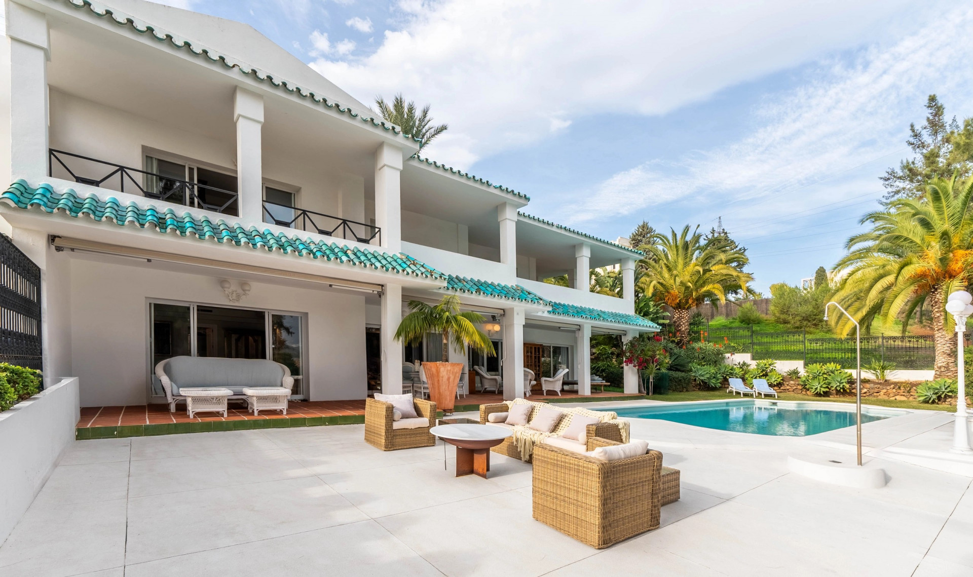 Luxurious Front Line Golf Semi Unifamiliar aislada en Las Terrazas de la Quinta, Benahavis — foto 16