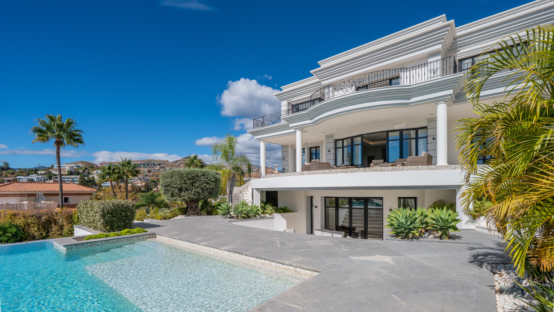 Gran Villa Clásica con Vistas al Mar Panorámico y Golf en La Alqueria, Mijas, Málaga — foto 28