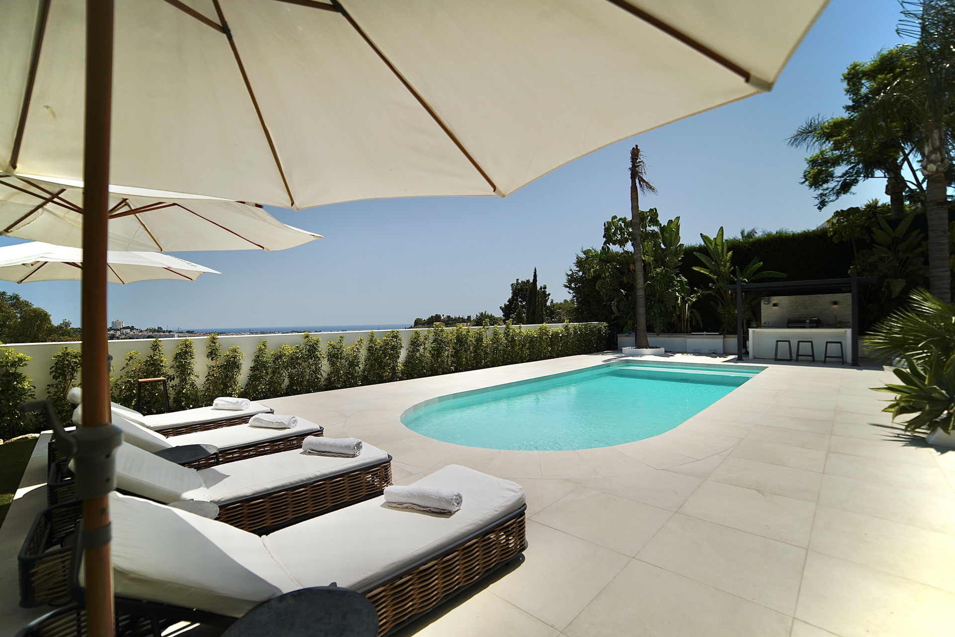 Elegant Villa with Panoramic Views in La Quinta, Benahavis — photo 28