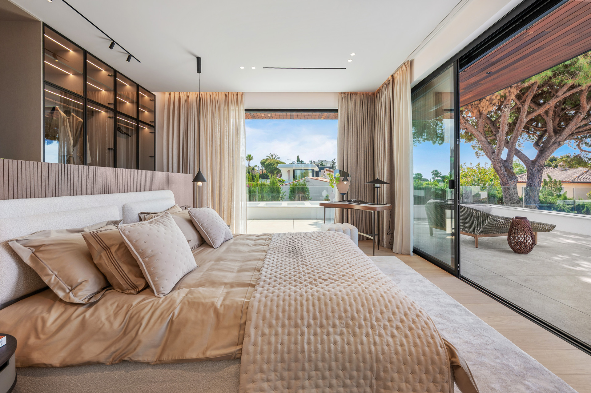 Luxe villa op het zuiden in Marbesa met uitzicht op zee, privé zwembad, sauna en panoramisch uitzicht op zee — foto 12