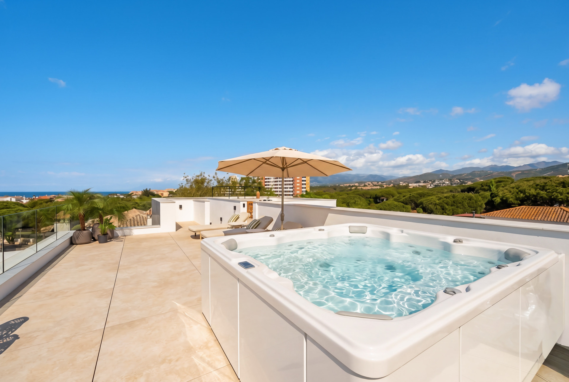 Luxe villa op het zuiden in Marbesa met uitzicht op zee, privé zwembad, sauna en panoramisch uitzicht op zee — foto 46