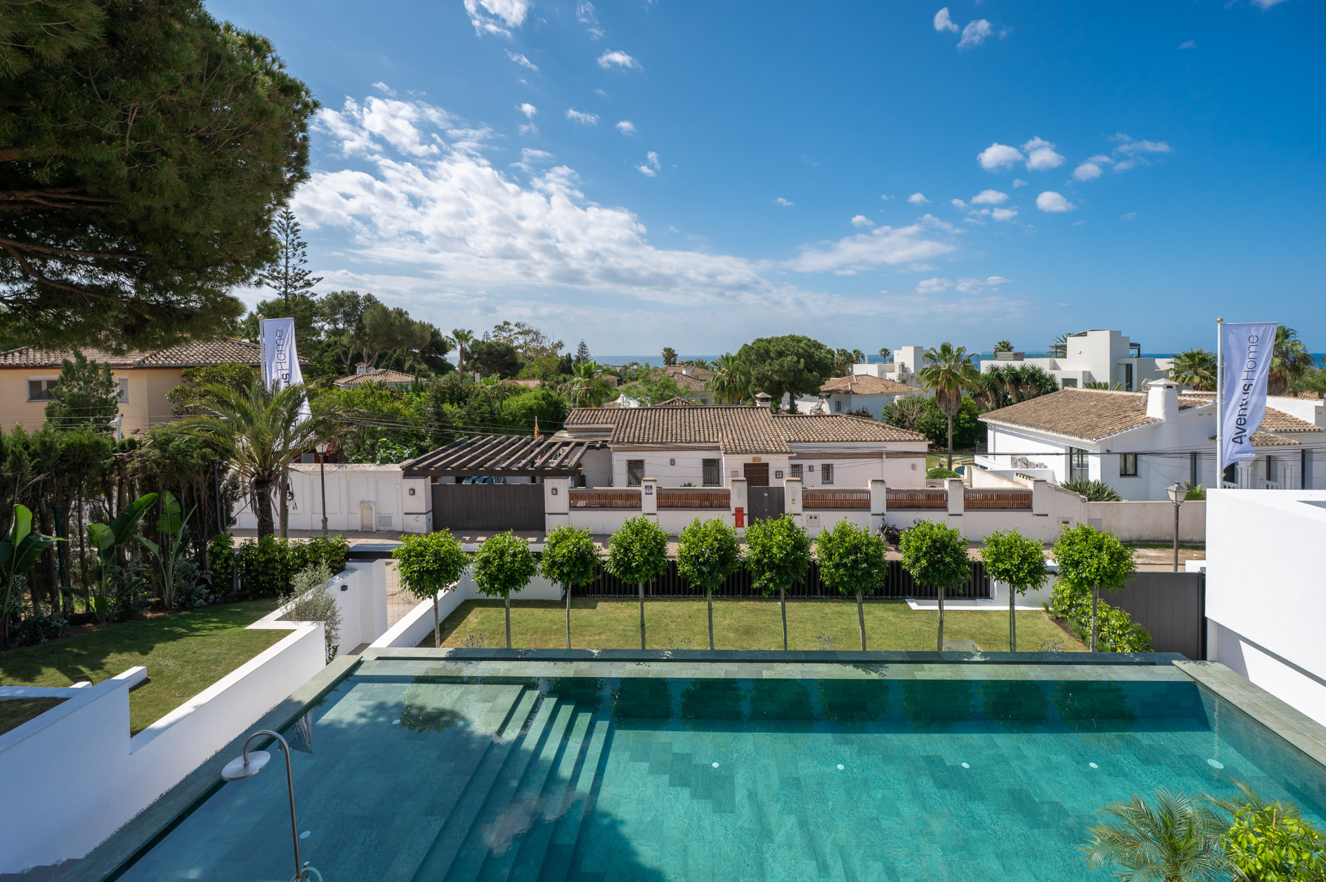 Luxe villa op het zuiden in Marbesa met uitzicht op zee, privé zwembad, sauna en panoramisch uitzicht op zee — foto 47