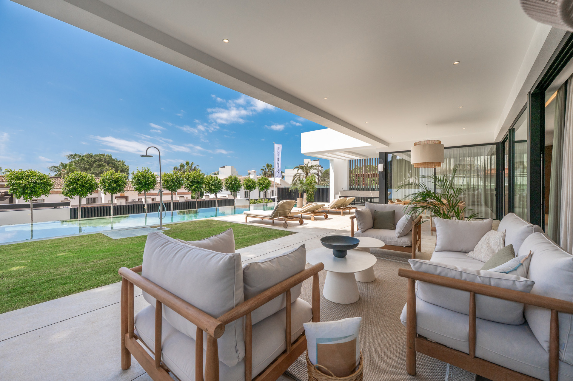 Luxe villa op het zuiden in Marbesa met uitzicht op zee, privé zwembad, sauna en panoramisch uitzicht op zee — foto 3
