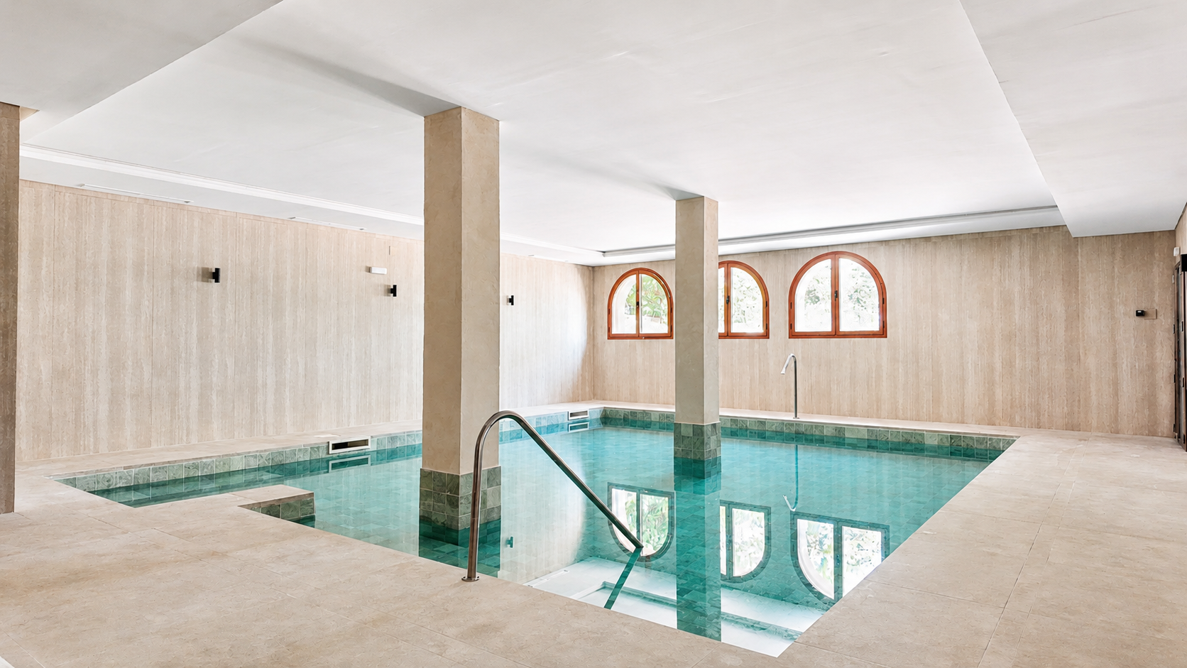 A Truly One-of-a-Kind Single-Level Luxury Apartment with Independent Entrance in Monte Paraiso, Marbella Golden Mile. — photo 44