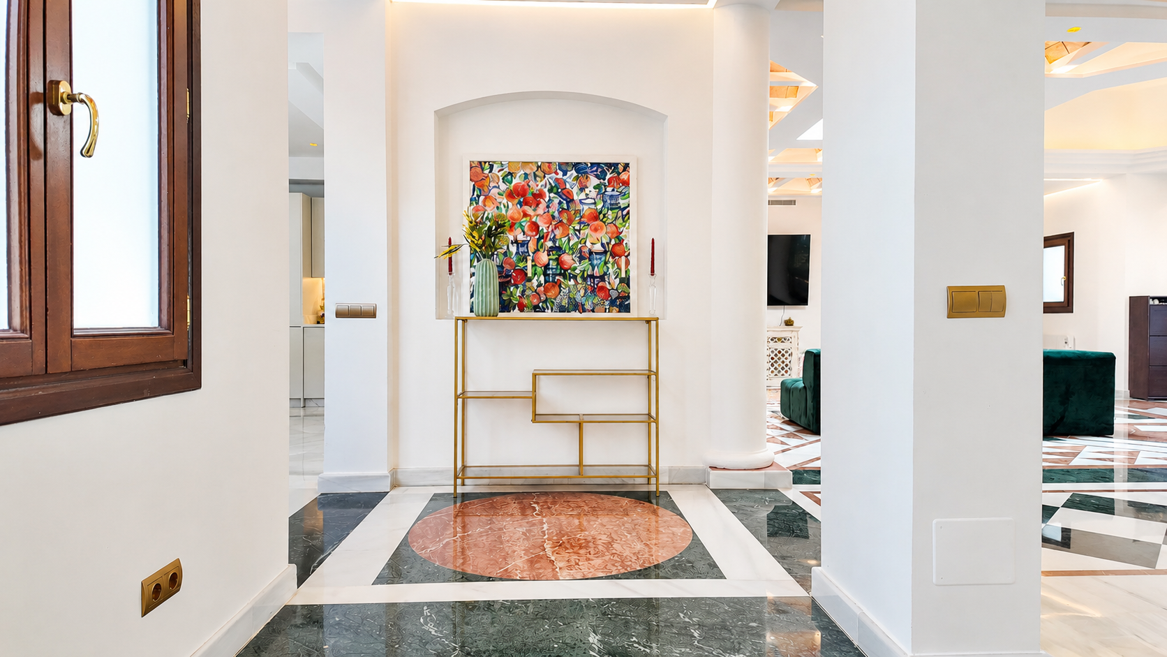 A Truly One-of-a-Kind Single-Level Luxury Apartment with Independent Entrance in Monte Paraiso, Marbella Golden Mile. — photo 31