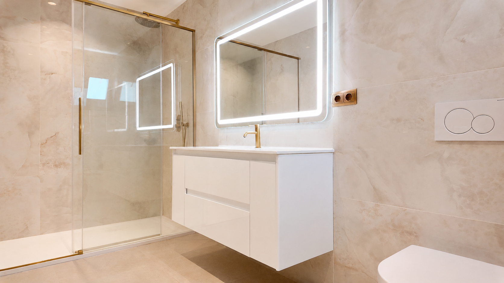 A Truly One-of-a-Kind Single-Level Luxury Apartment with Independent Entrance in Monte Paraiso, Marbella Golden Mile. — photo 34