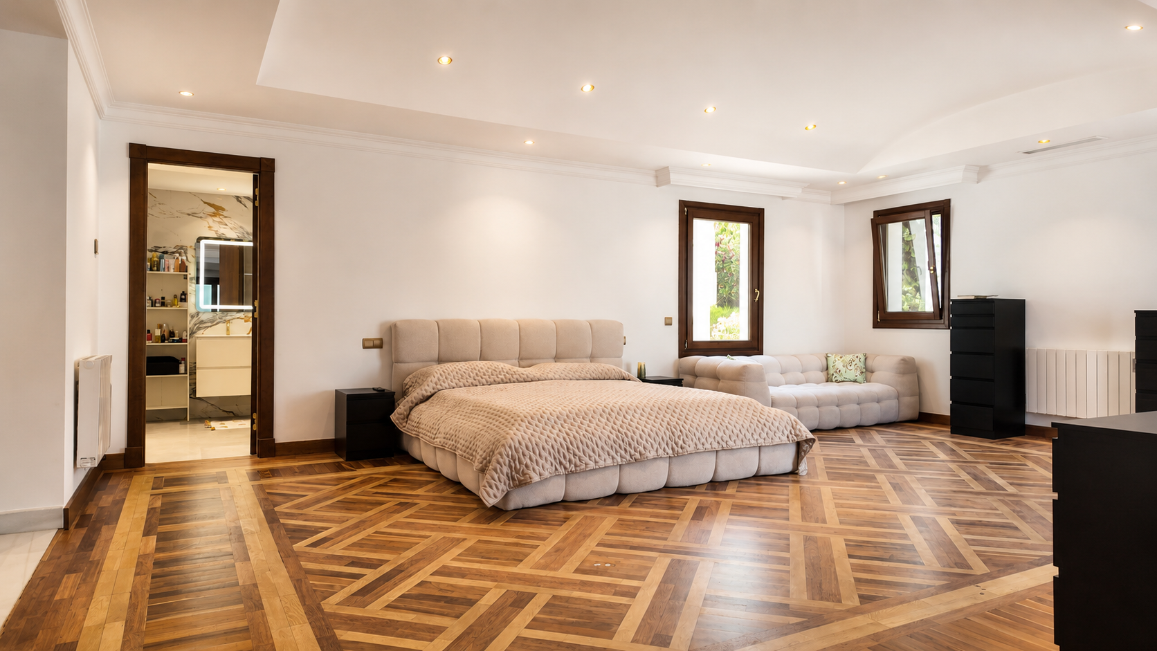 A Truly One-of-a-Kind Single-Level Luxury Apartment with Independent Entrance in Monte Paraiso, Marbella Golden Mile. — photo 16