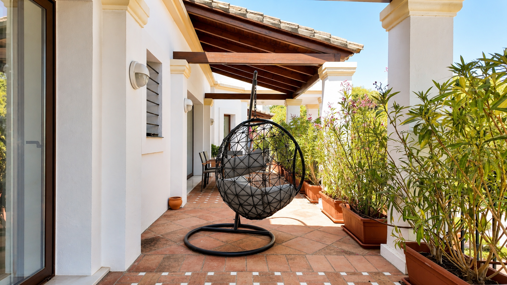 A Truly One-of-a-Kind Single-Level Luxury Apartment with Independent Entrance in Monte Paraiso, Marbella Golden Mile. — photo 38