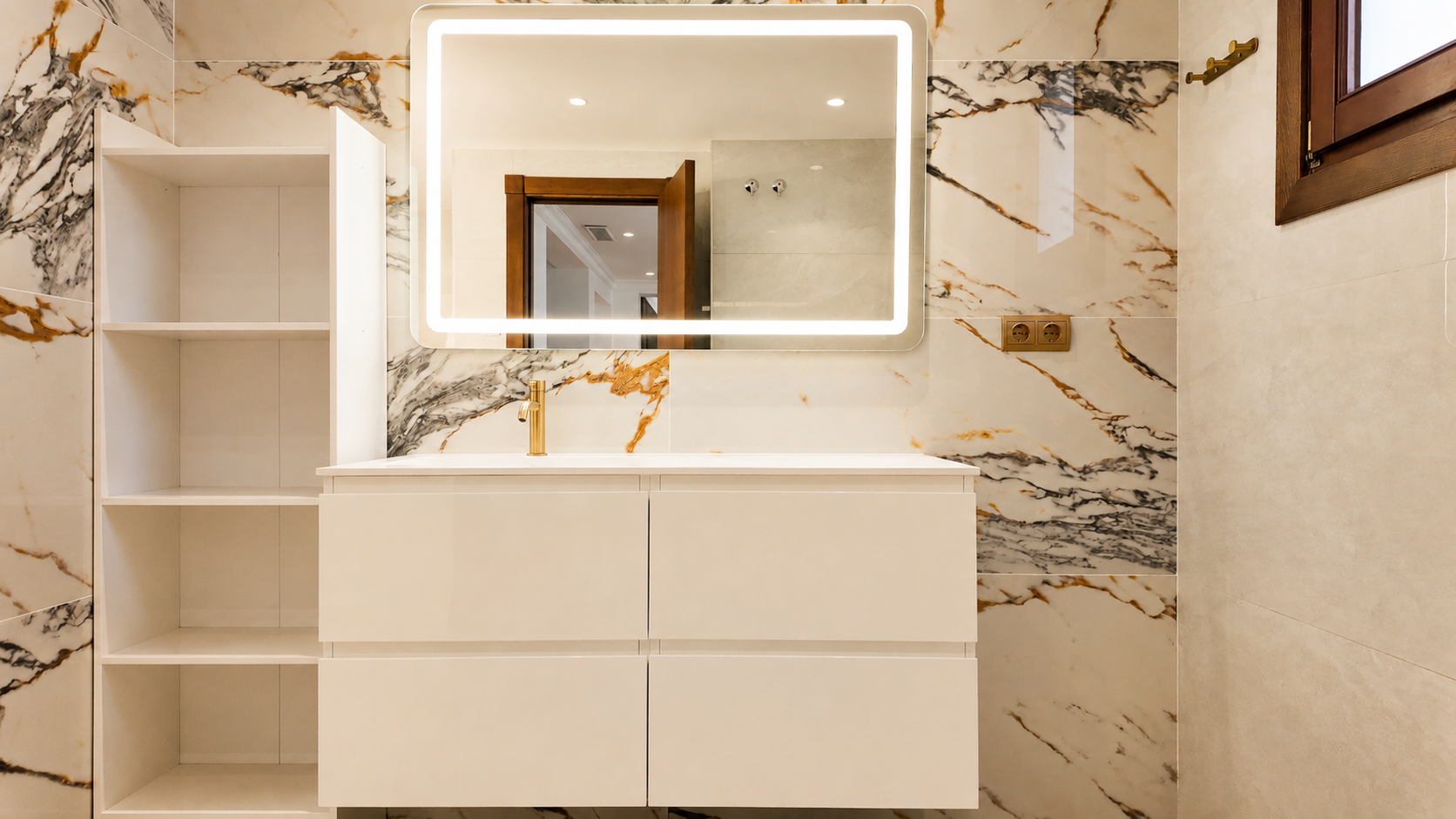 A Truly One-of-a-Kind Single-Level Luxury Apartment with Independent Entrance in Monte Paraiso, Marbella Golden Mile. — photo 21