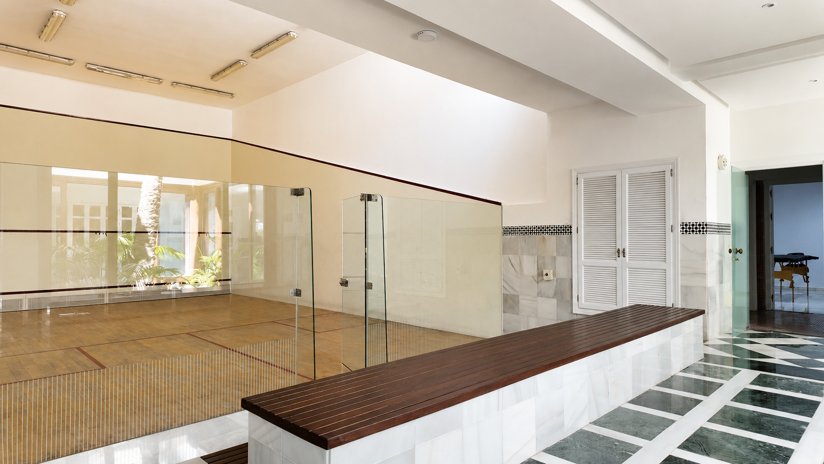 A Truly One-of-a-Kind Single-Level Luxury Apartment with Independent Entrance in Monte Paraiso, Marbella Golden Mile. — photo 50