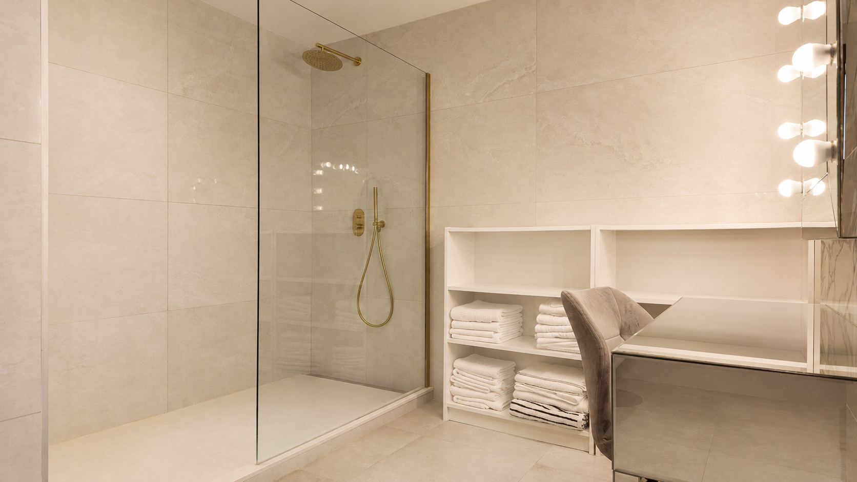 A Truly One-of-a-Kind Single-Level Luxury Apartment with Independent Entrance in Monte Paraiso, Marbella Golden Mile. — photo 23
