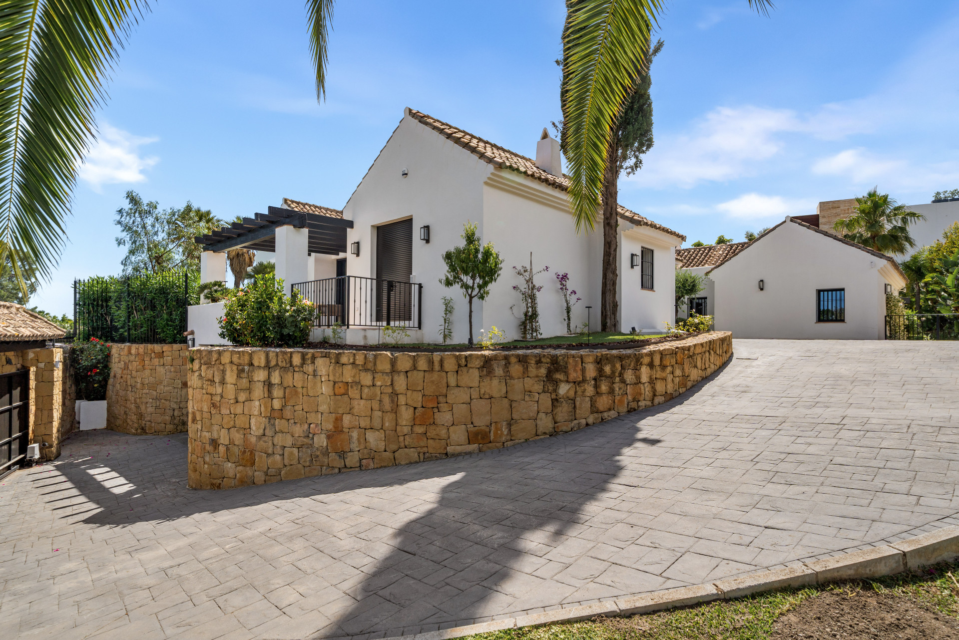 Mediterranean villa in Cascada de Camoján, Marbella Golden — photo 29