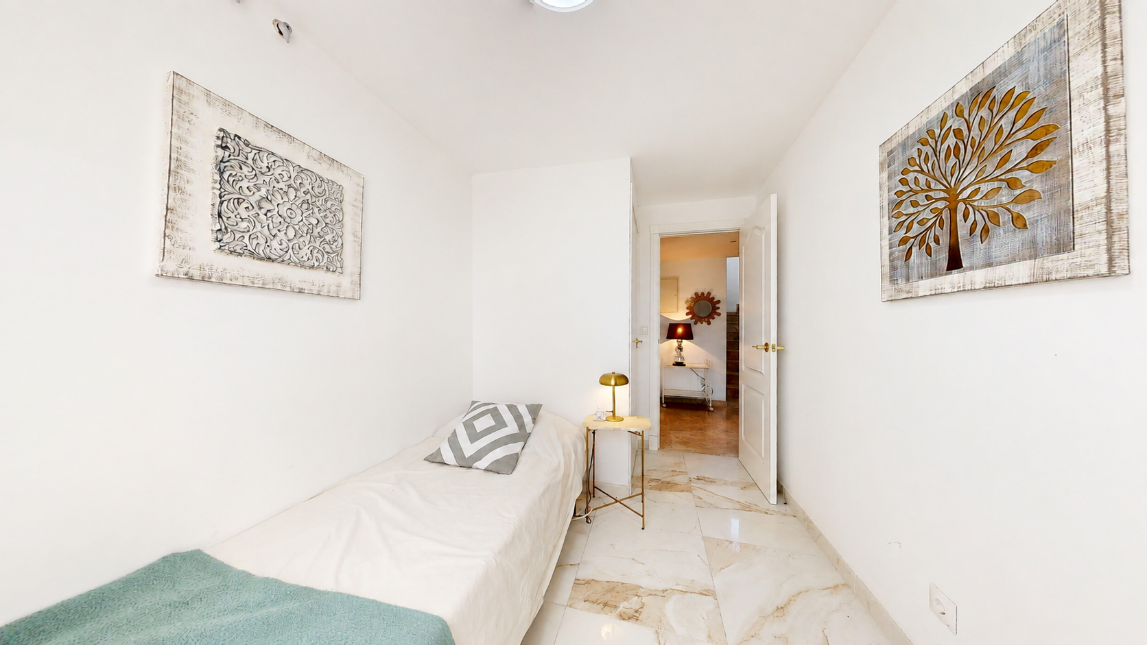 Duplex Penthouse mit Touristenlizenz in Los Naranjos de Marbella, Nueva Andalucía — Foto 17