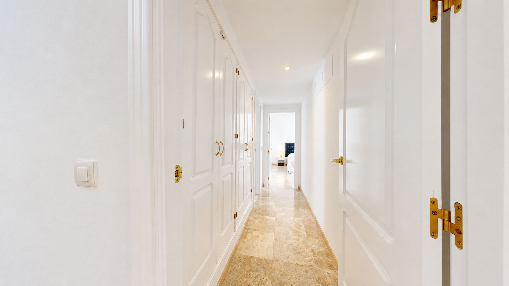 Duplex Penthouse mit Touristenlizenz in Los Naranjos de Marbella, Nueva Andalucía — Foto 19