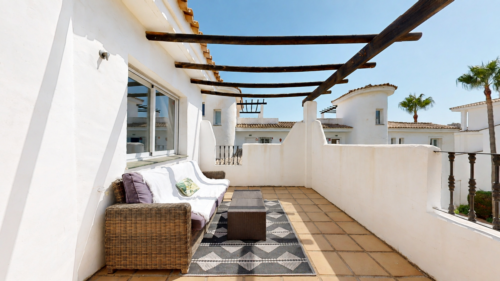Duplex Penthouse mit Touristenlizenz in Los Naranjos de Marbella, Nueva Andalucía — Foto 3