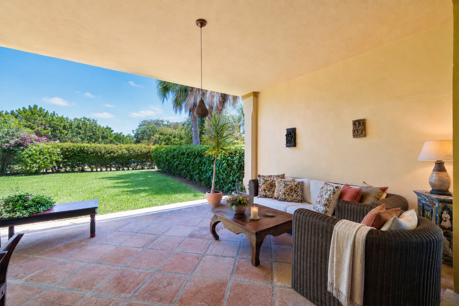 Sophisticated Front Line Golf Residence in the Heart of Nueva Andalucía — photo 2