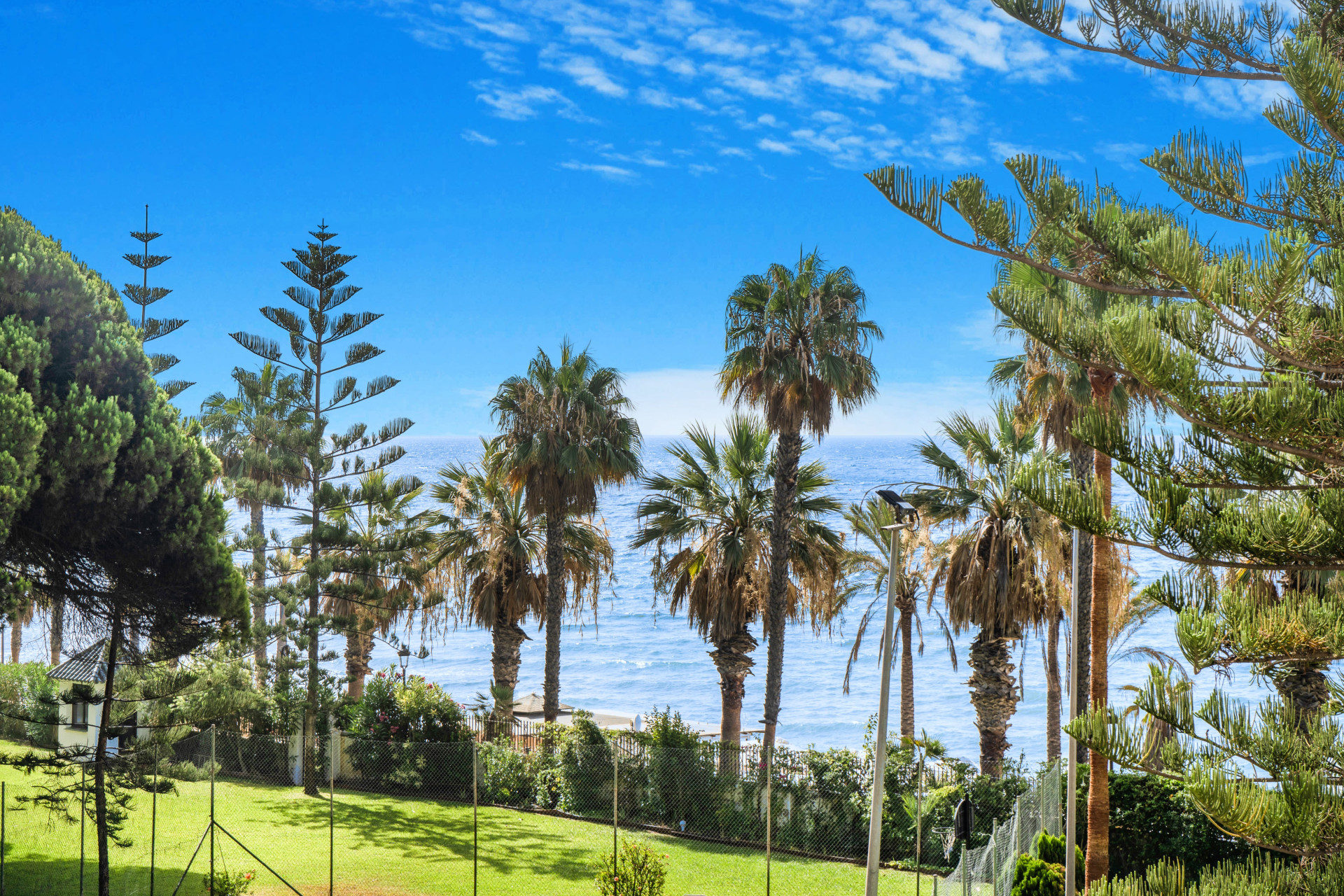 Strandvilla mit Panoramablick auf das Meer in Marbellama mit touristischer Lizenz — Foto 31