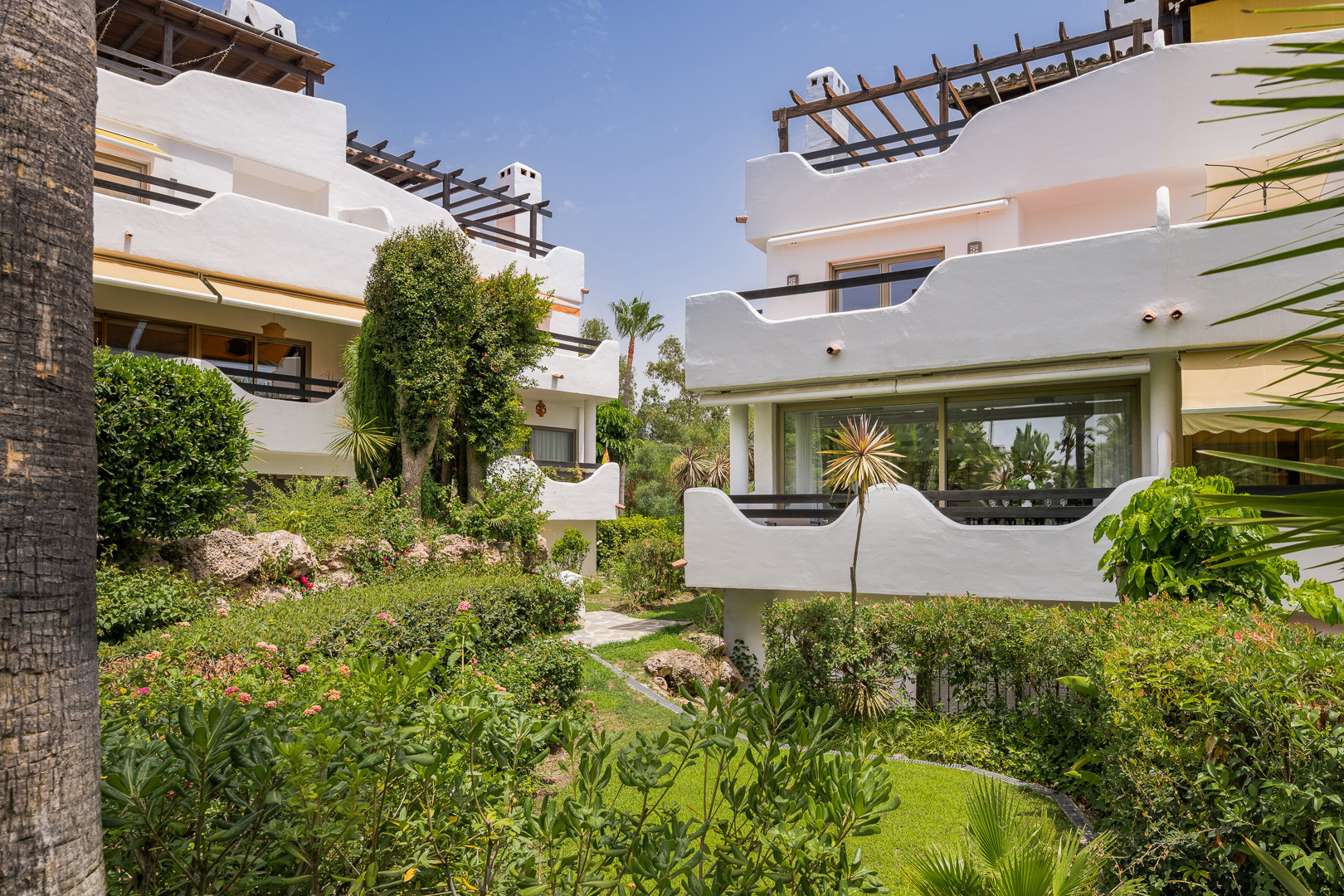 Casa unifamiliar con vistas panorámicas a La Concha en Marbella Milla de Oro — foto 27