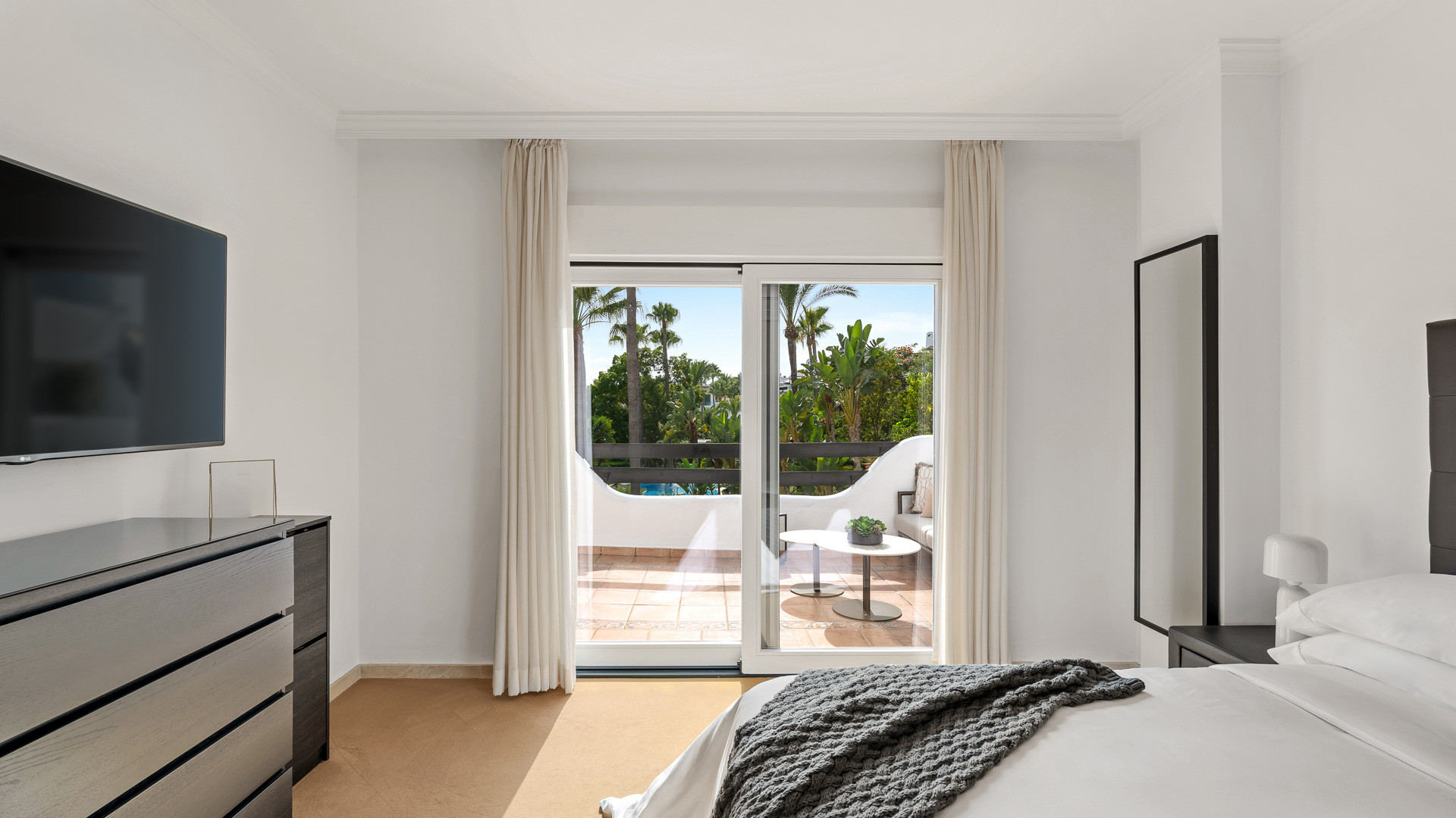 Casa unifamiliar con vistas panorámicas a La Concha en Marbella Milla de Oro — foto 11