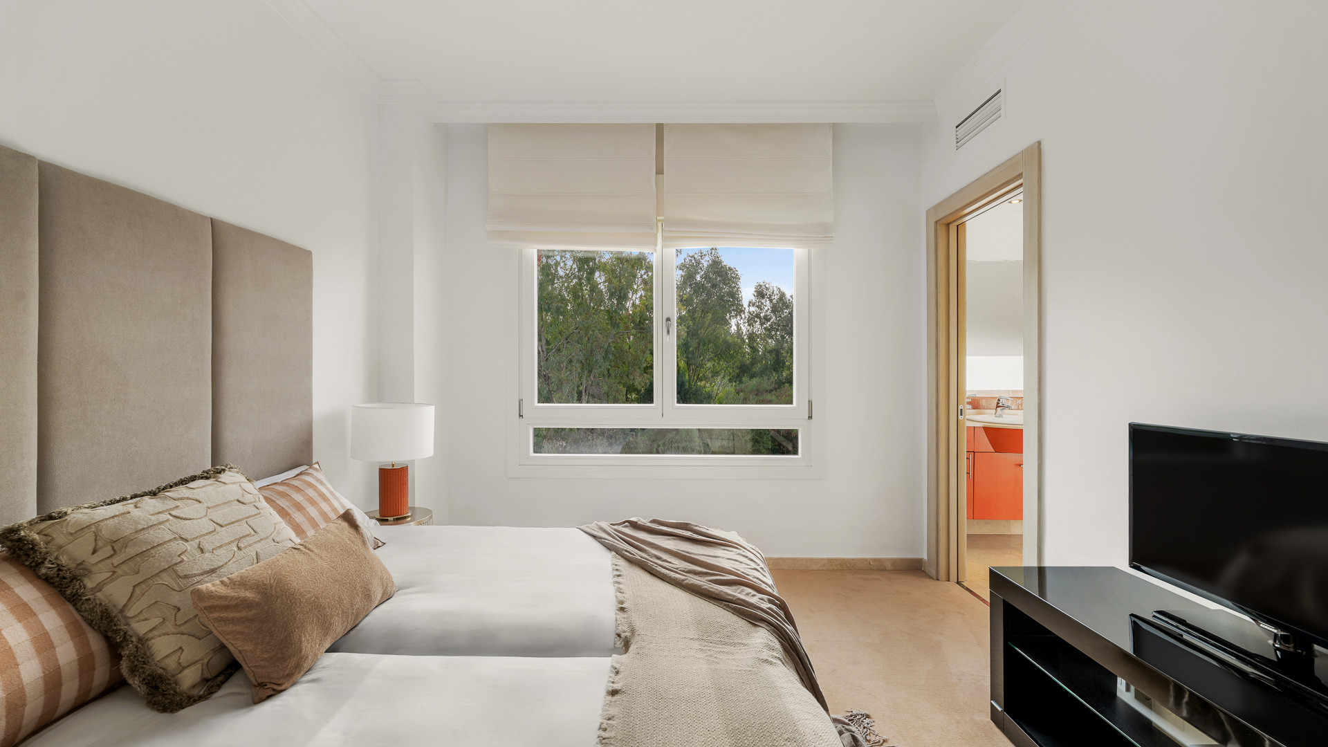 Casa unifamiliar con vistas panorámicas a La Concha en Marbella Milla de Oro — foto 15