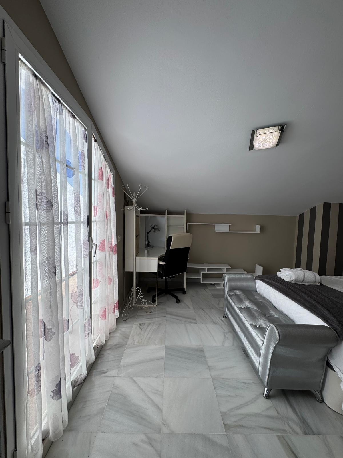 Prime Corner Townhouse Schritte von Marbella Club und Puente Romano — Foto 30