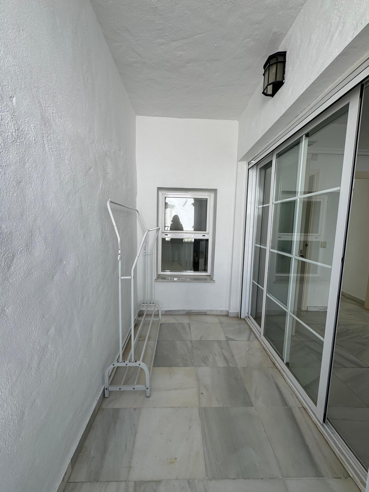 Prime Corner Townhouse Schritte von Marbella Club und Puente Romano — Foto 18