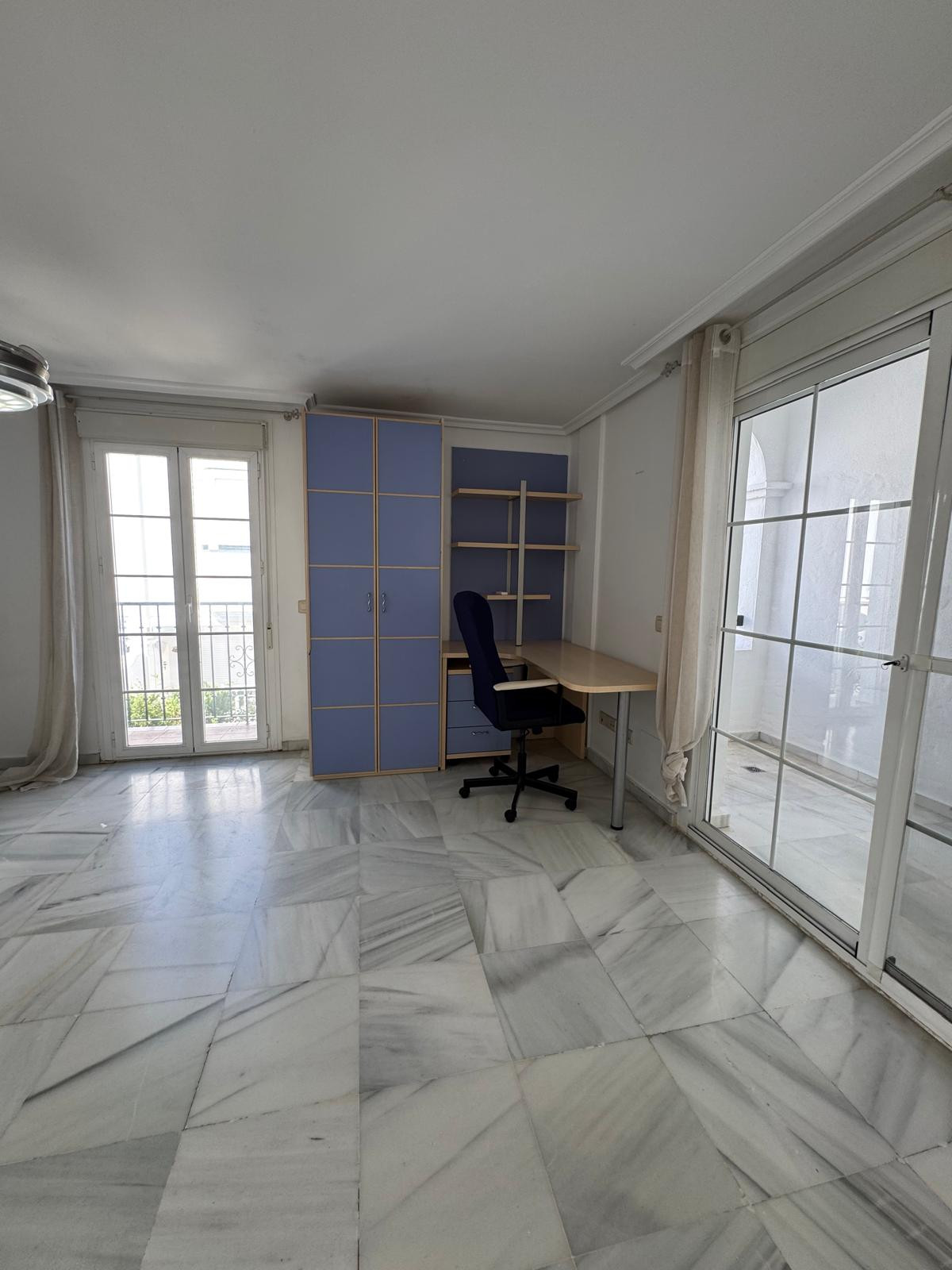 Prime Corner Townhouse Schritte von Marbella Club und Puente Romano — Foto 17