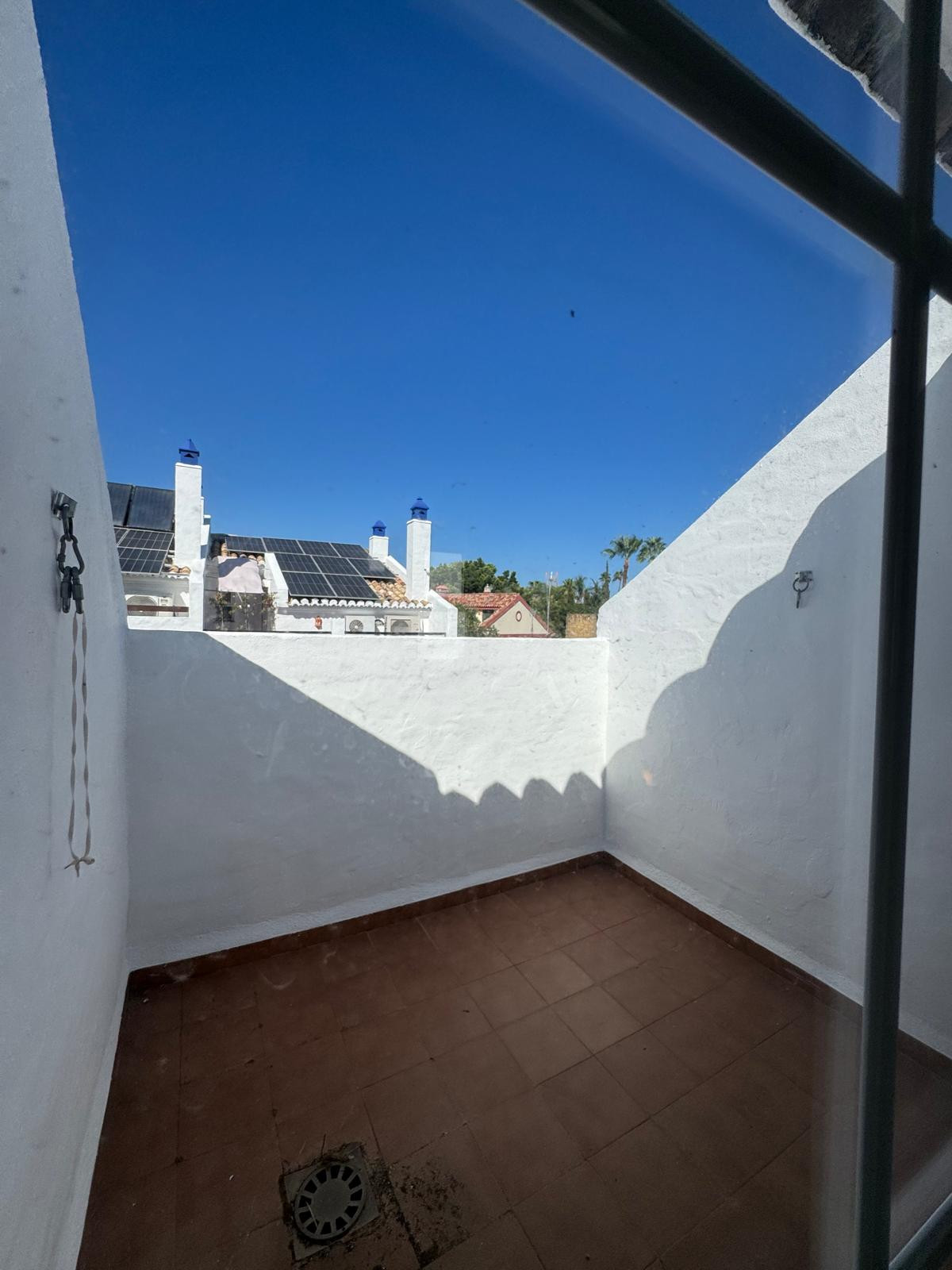 Prime Corner Townhouse Schritte von Marbella Club und Puente Romano — Foto 20
