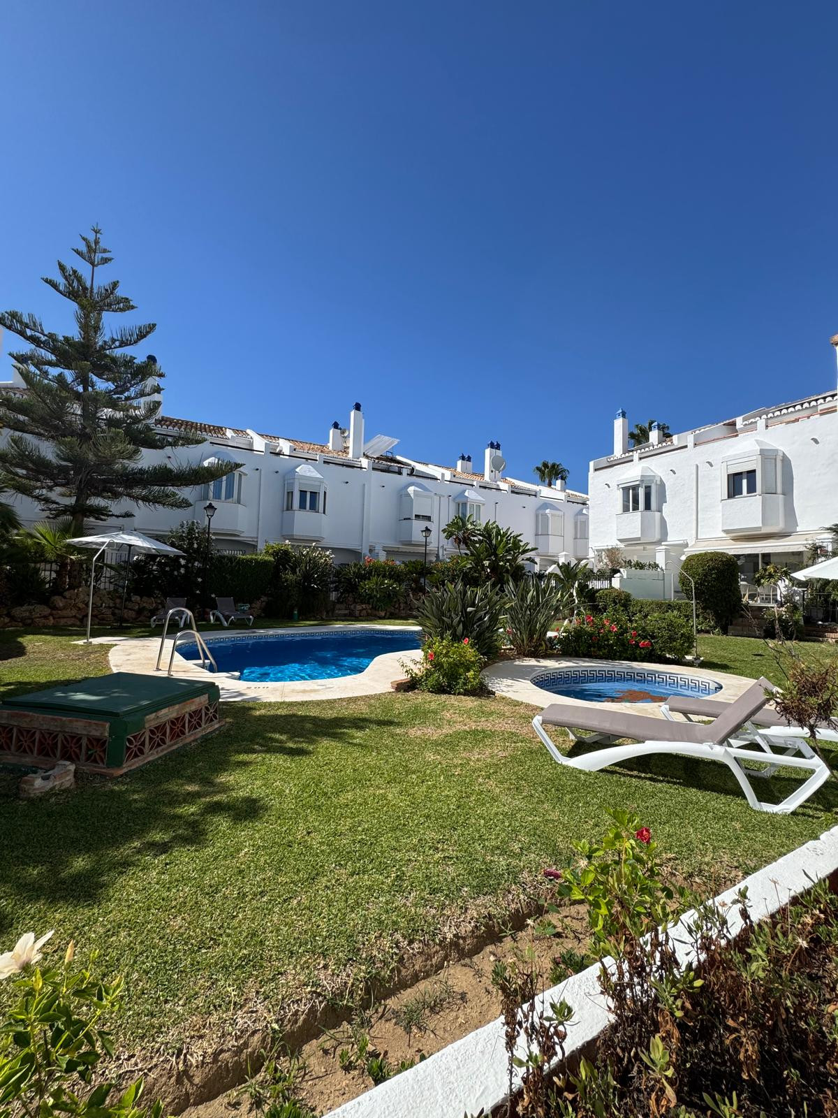 Prime Corner Townhouse Schritte von Marbella Club und Puente Romano — Foto 42