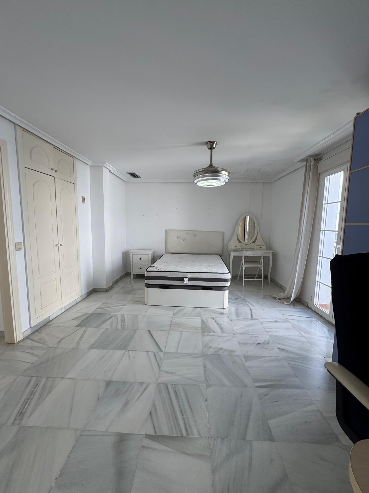 Prime Corner Townhouse Schritte von Marbella Club und Puente Romano — Foto 14