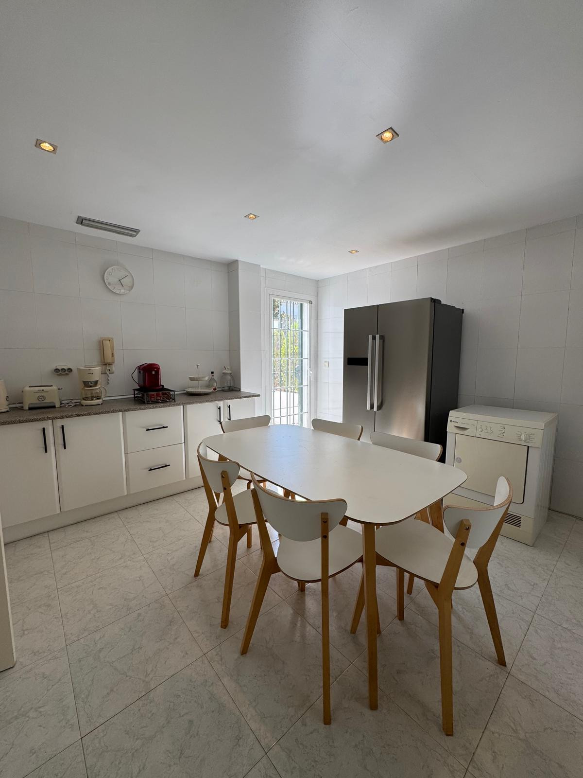 Prime Corner Townhouse Schritte von Marbella Club und Puente Romano — Foto 12