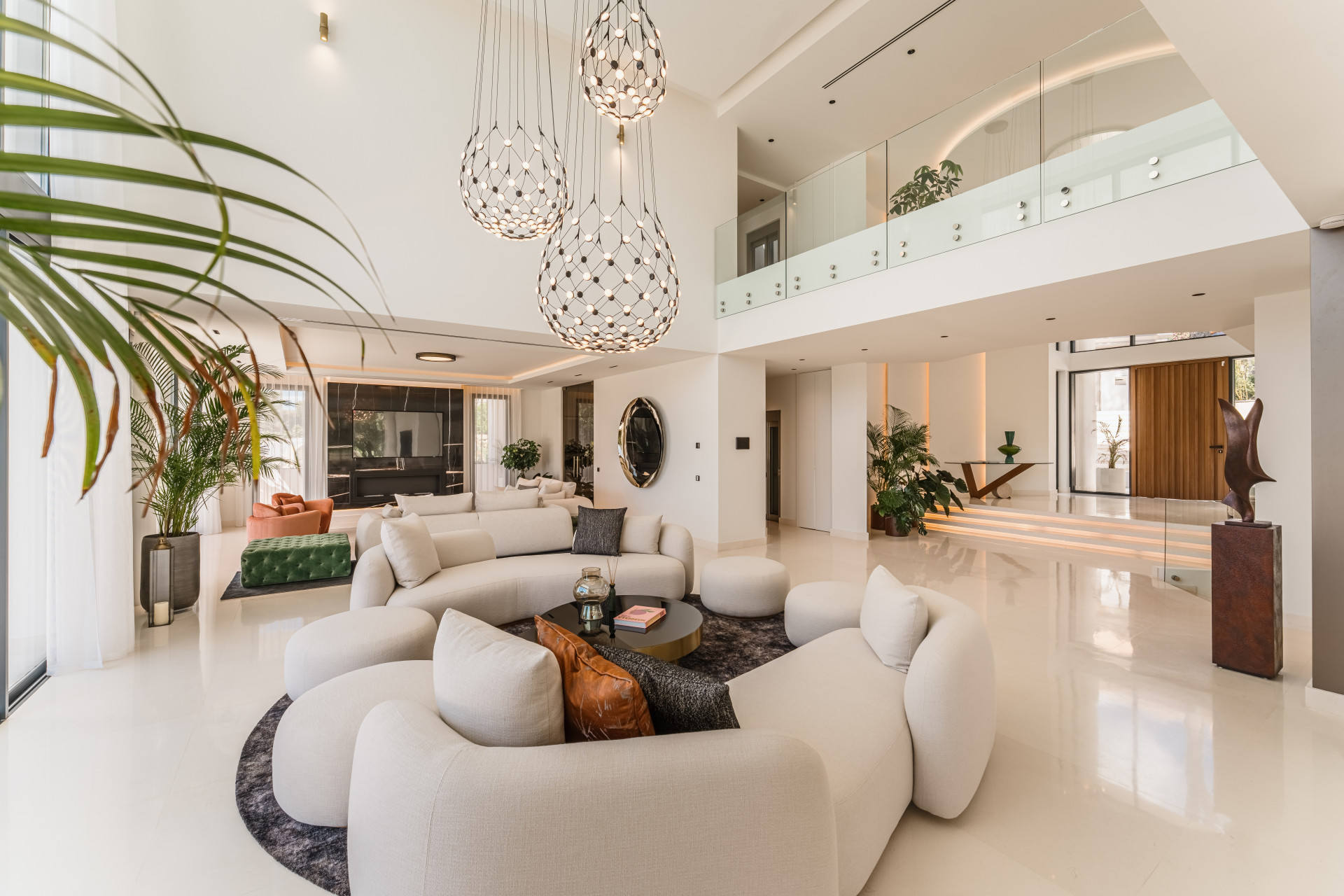 Villa de lujo de seis habitaciones con vistas panorámicas y ubicación privilegiada en Sierra Blanca, Marbella Milla de Oro. — foto 5