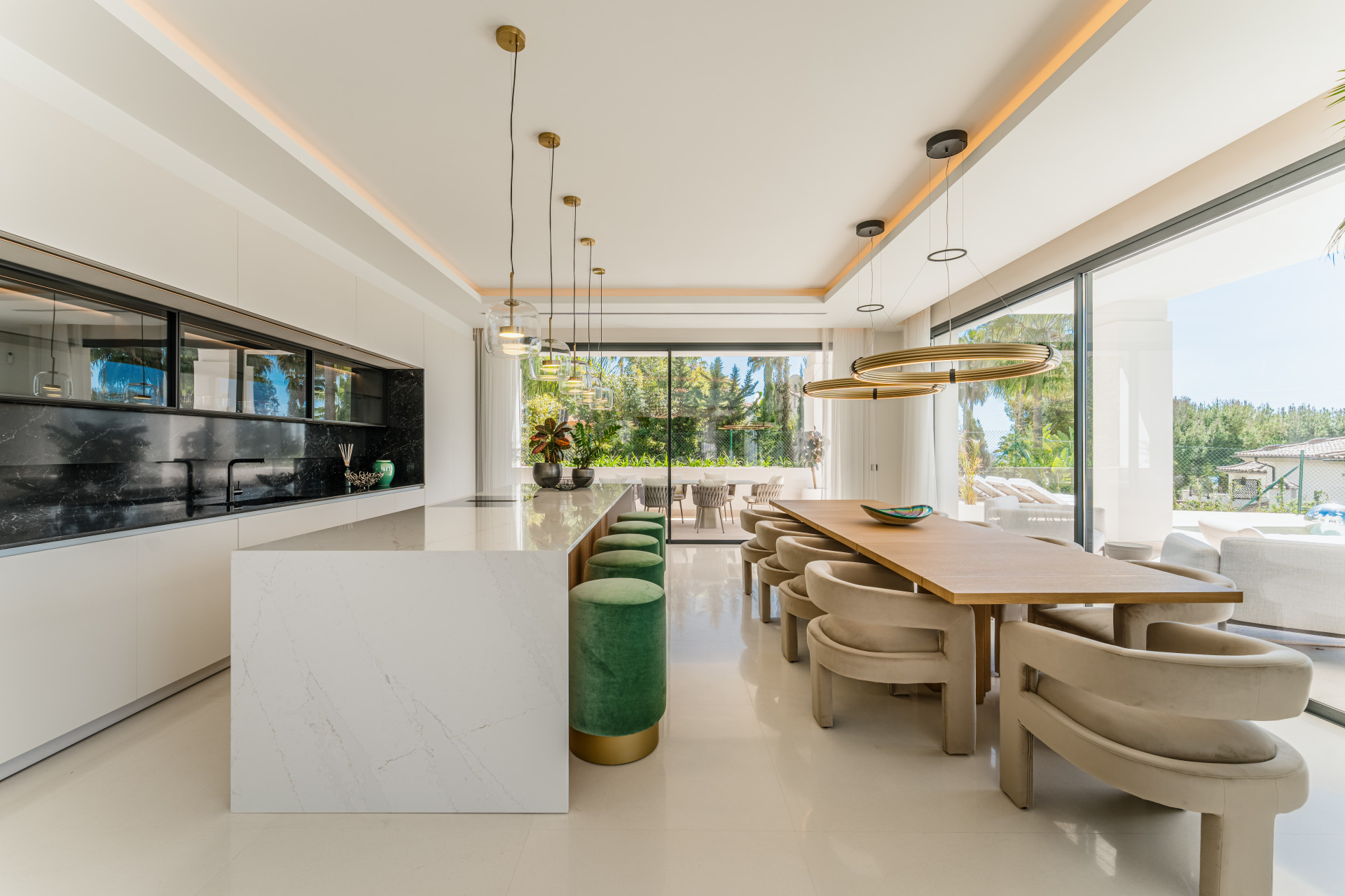 Villa de lujo de seis habitaciones con vistas panorámicas y ubicación privilegiada en Sierra Blanca, Marbella Milla de Oro. — foto 7