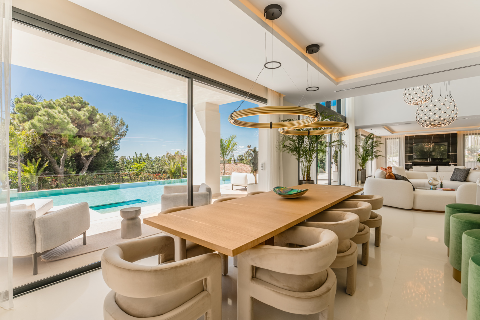 Villa de lujo de seis habitaciones con vistas panorámicas y ubicación privilegiada en Sierra Blanca, Marbella Milla de Oro. — foto 6