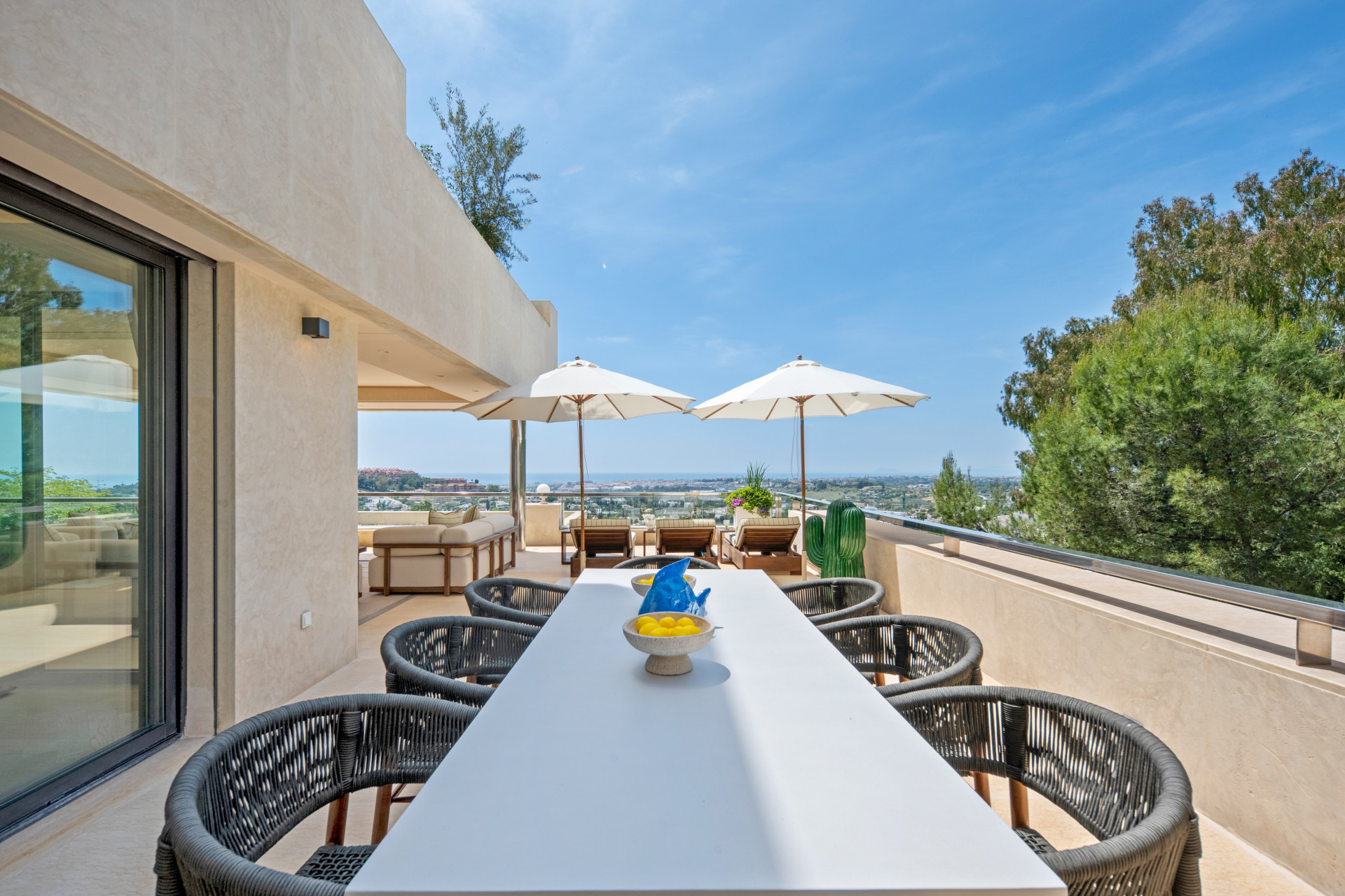Recentelijk gerenoveerd duplex penthouse in Los Arrayanes, Nueva Andalucía — foto 34
