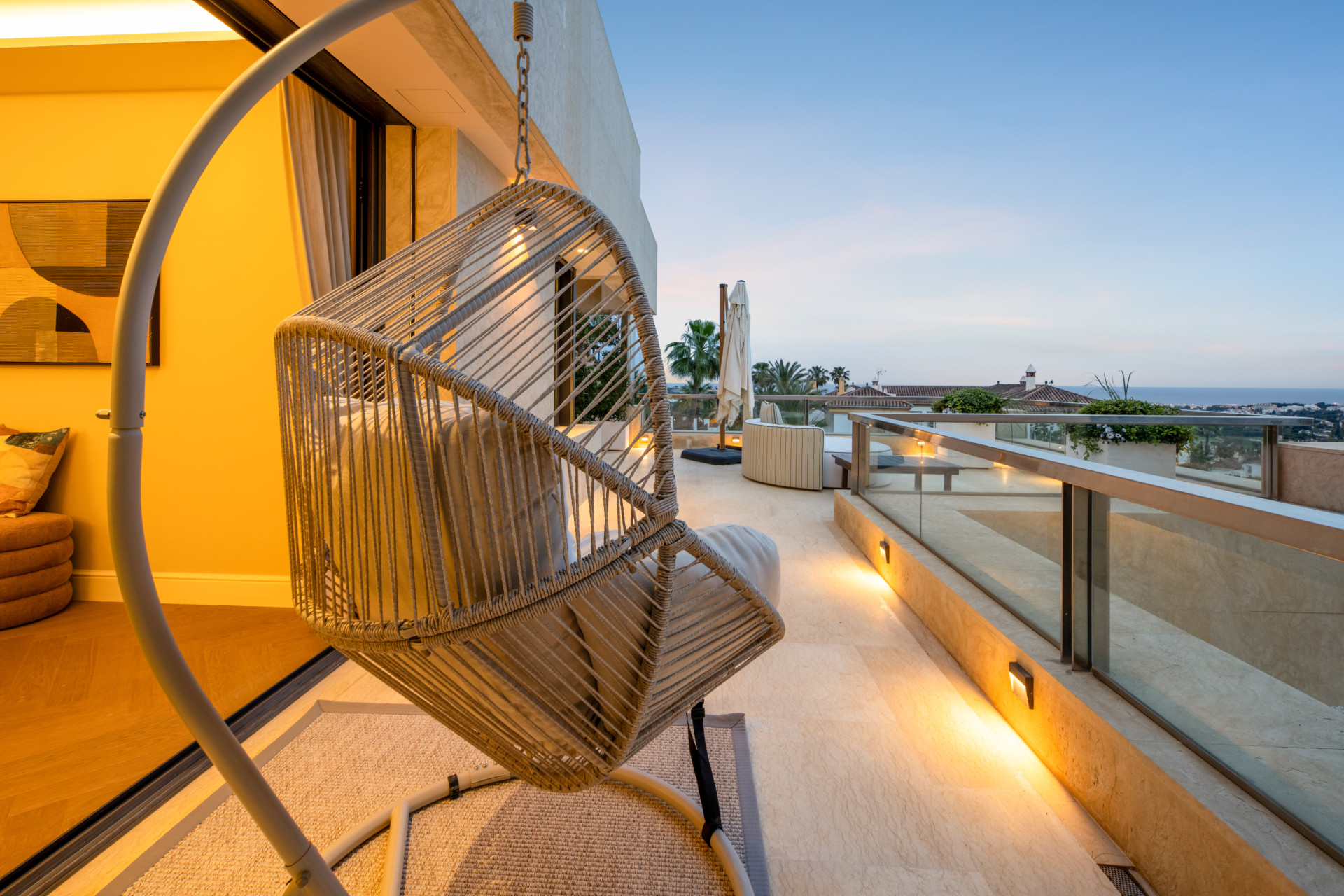 Recentelijk gerenoveerd duplex penthouse in Los Arrayanes, Nueva Andalucía — foto 43