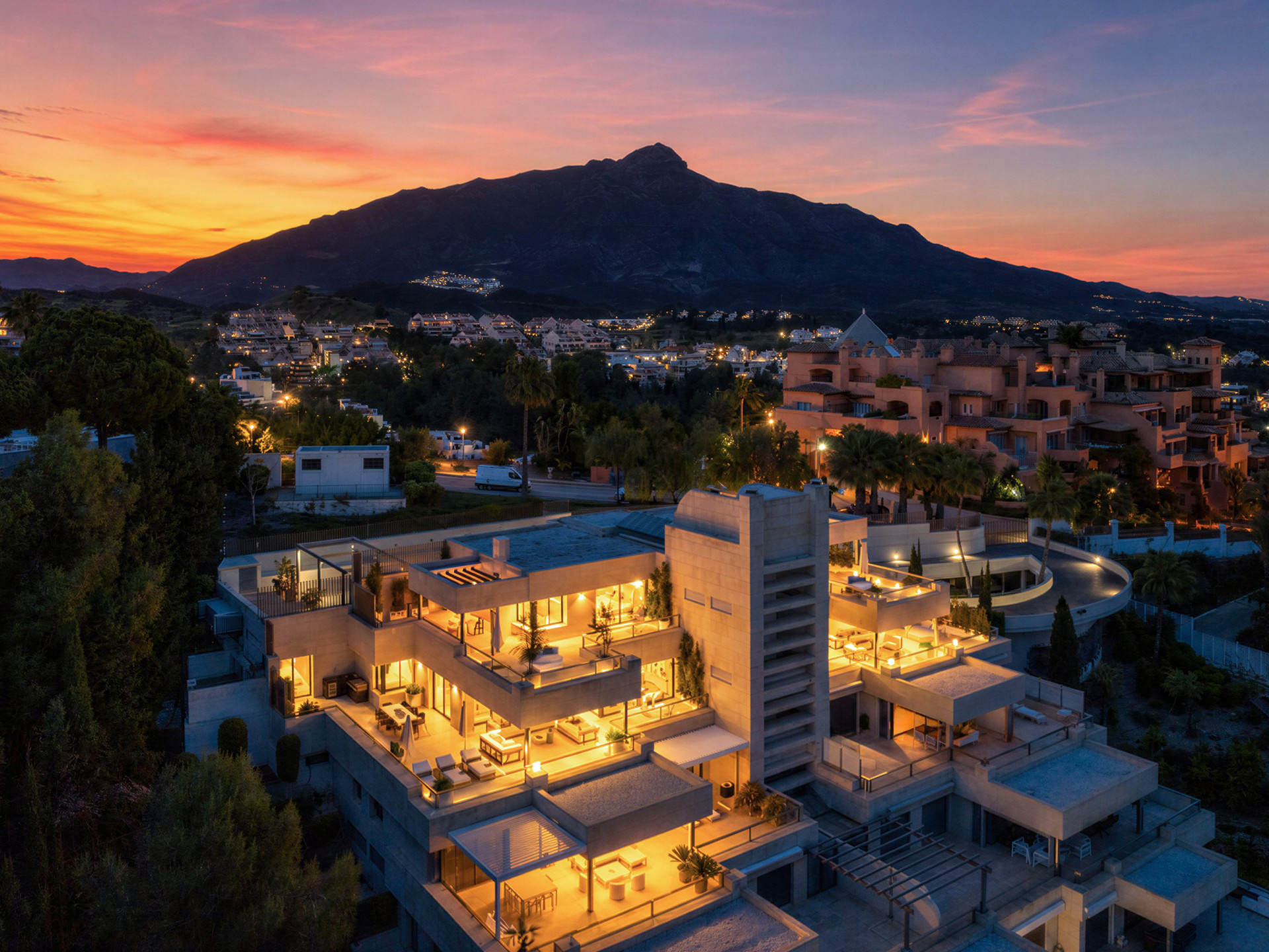 Recentelijk gerenoveerd duplex penthouse in Los Arrayanes, Nueva Andalucía — foto 45