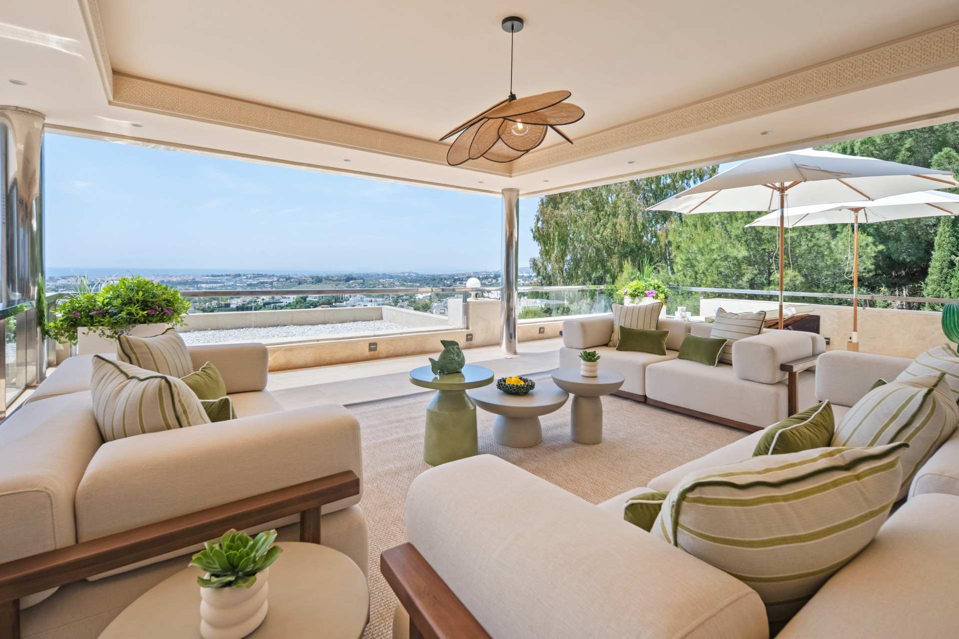 Recentelijk gerenoveerd duplex penthouse in Los Arrayanes, Nueva Andalucía — foto 1