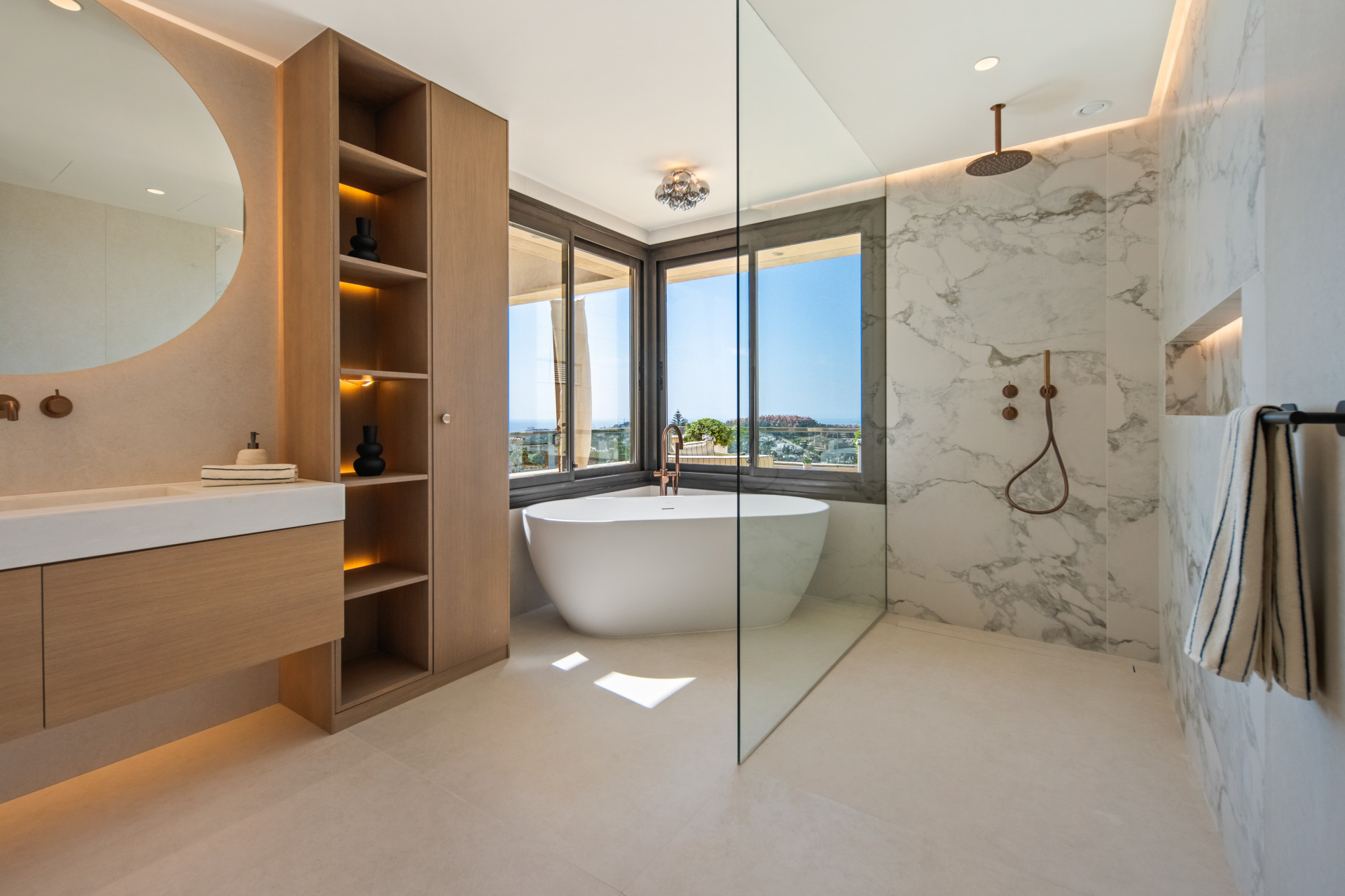 Recentelijk gerenoveerd duplex penthouse in Los Arrayanes, Nueva Andalucía — foto 14