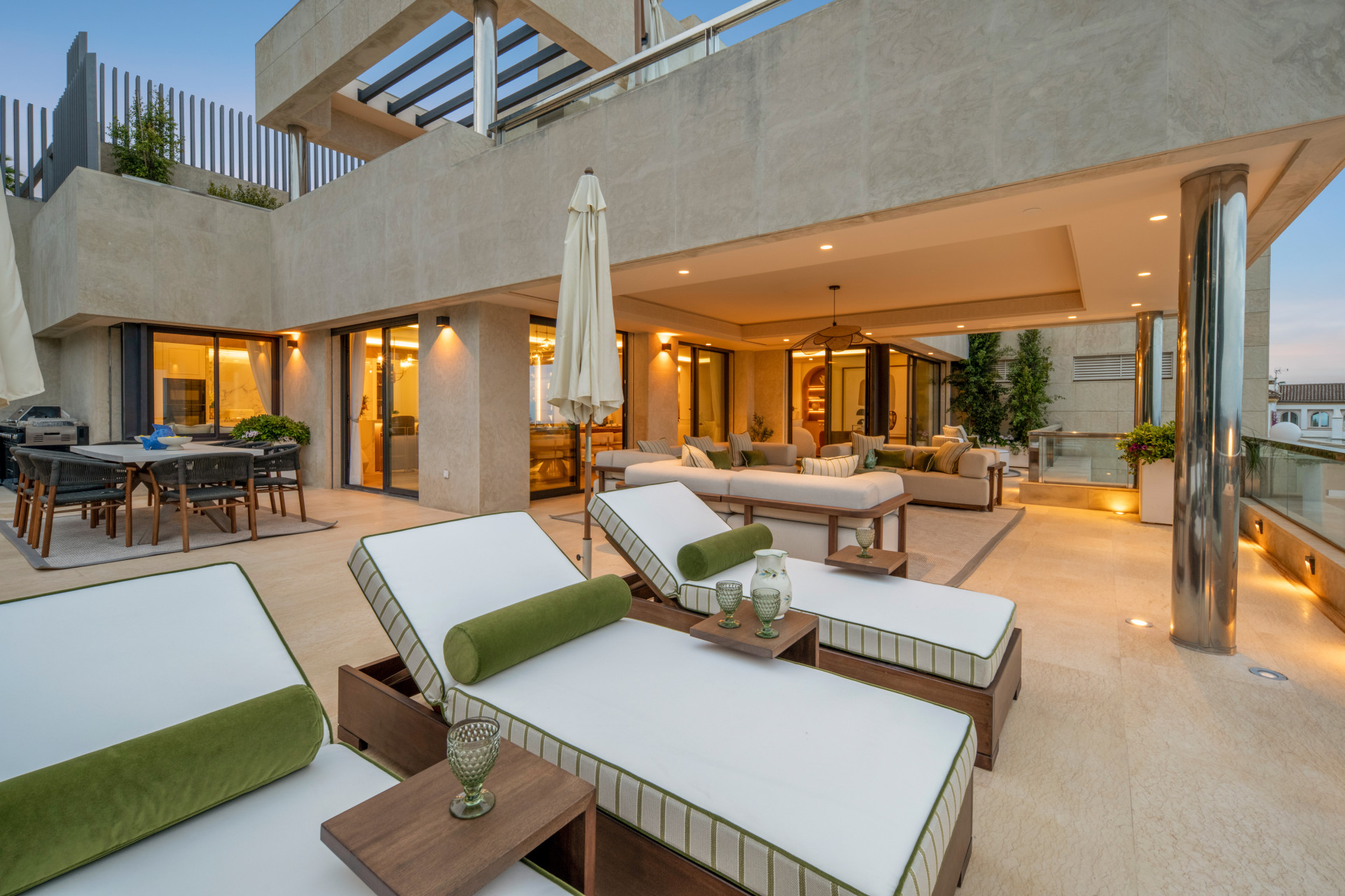 Recentelijk gerenoveerd duplex penthouse in Los Arrayanes, Nueva Andalucía — foto 44