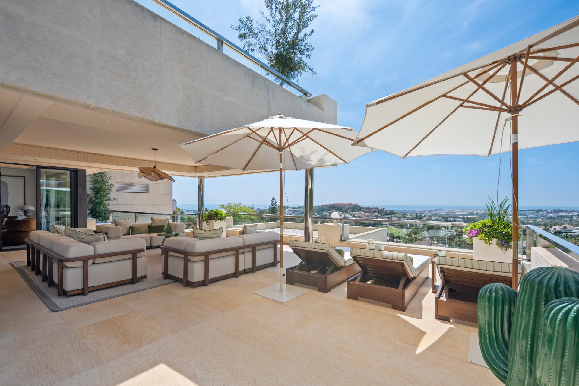 Recentelijk gerenoveerd duplex penthouse in Los Arrayanes, Nueva Andalucía — foto 39